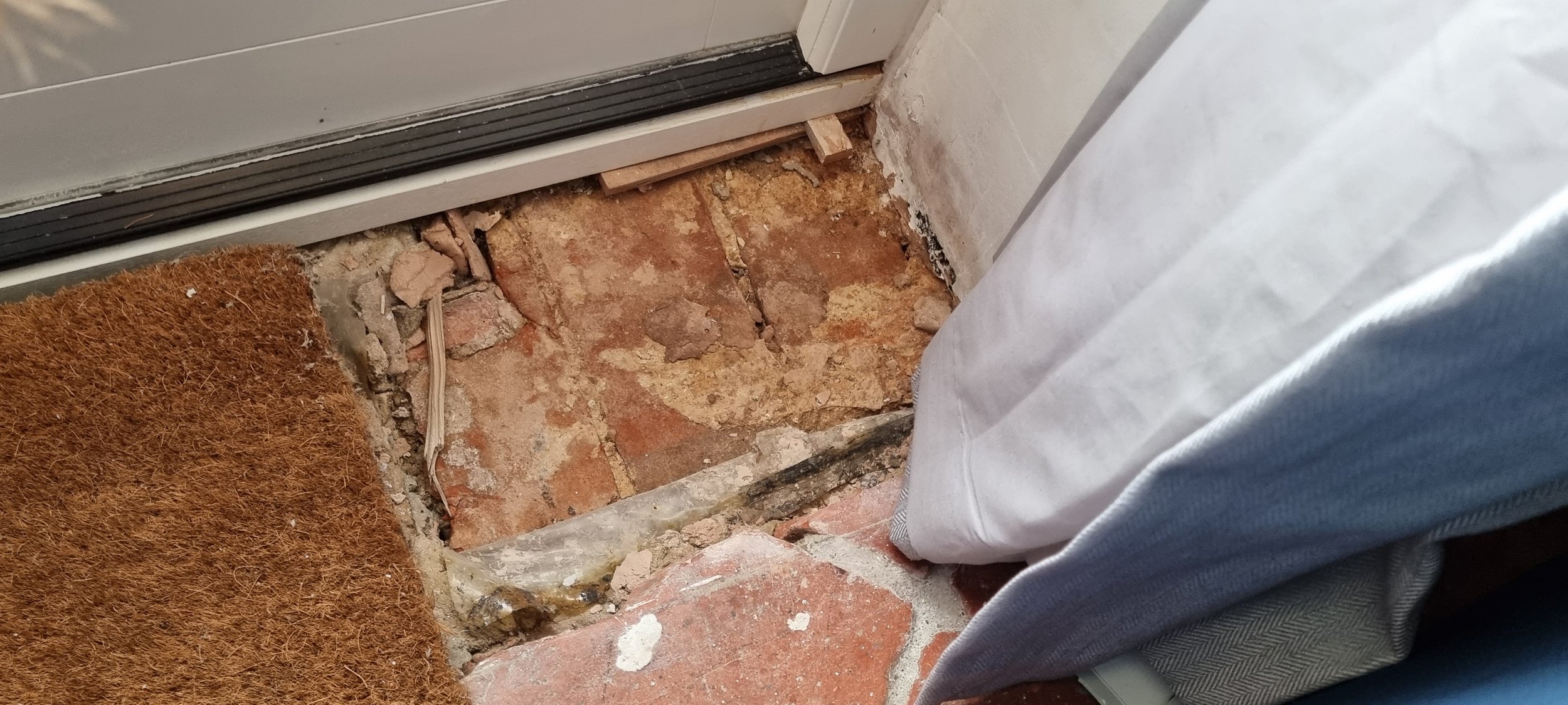 damage to floor.jpg