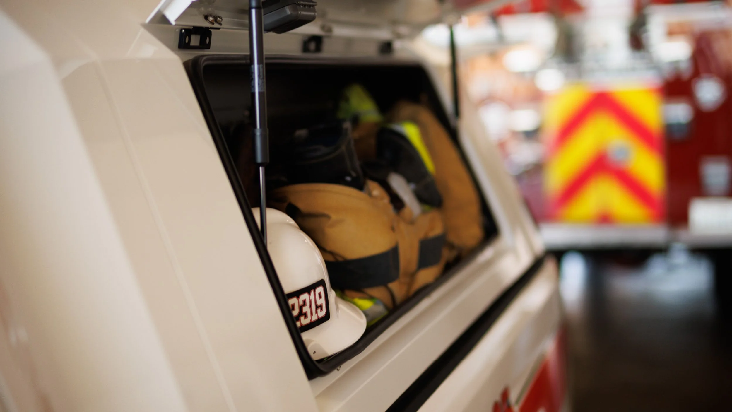 SmartCap Cal Fire EVOc Commercial Silverado HD Standard Bed 5.jpg