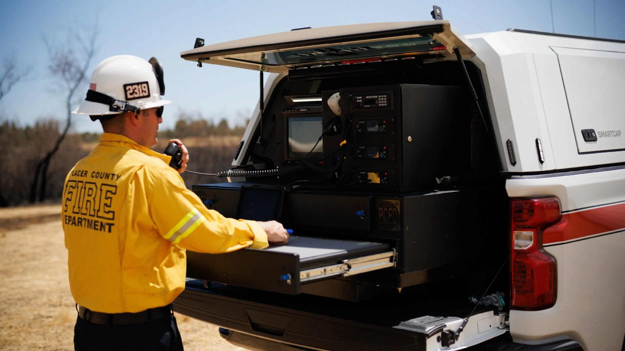 SmartCap Cal Fire EVOc Commercial Silverado HD Standard Bed 16.jpg
