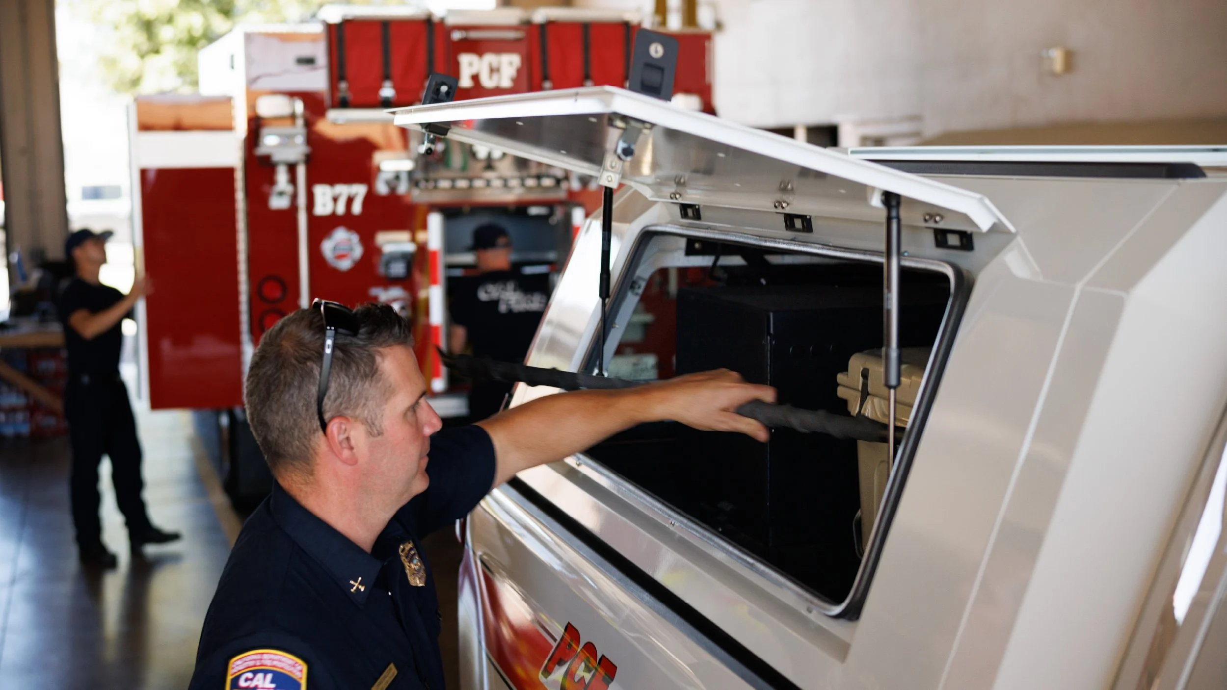 SmartCap Cal Fire EVOc Commercial Silverado HD Standard Bed 3.jpg