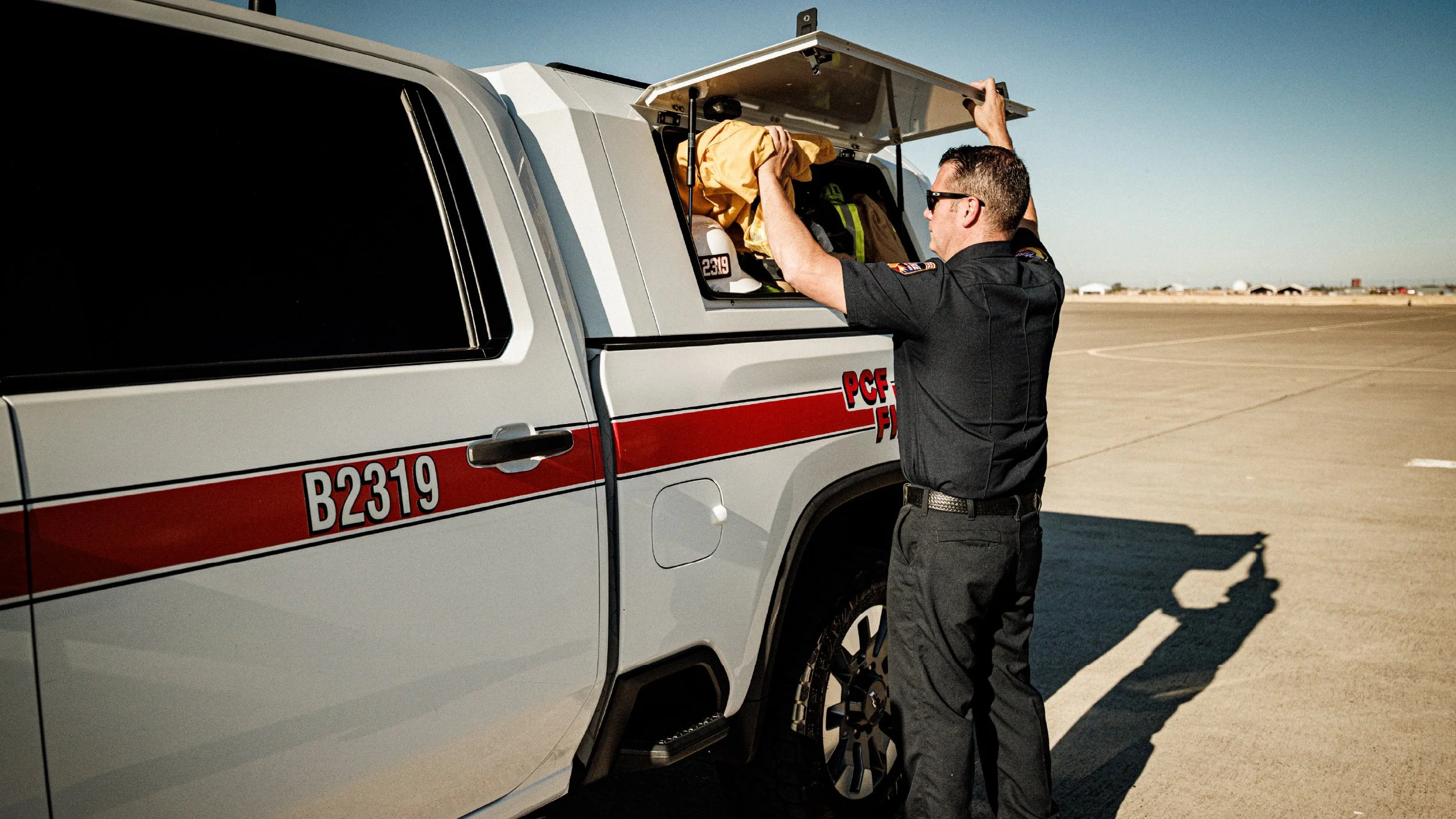 SmartCap Cal Fire EVOc Commercial Silverado HD Standard Bed 4.jpg