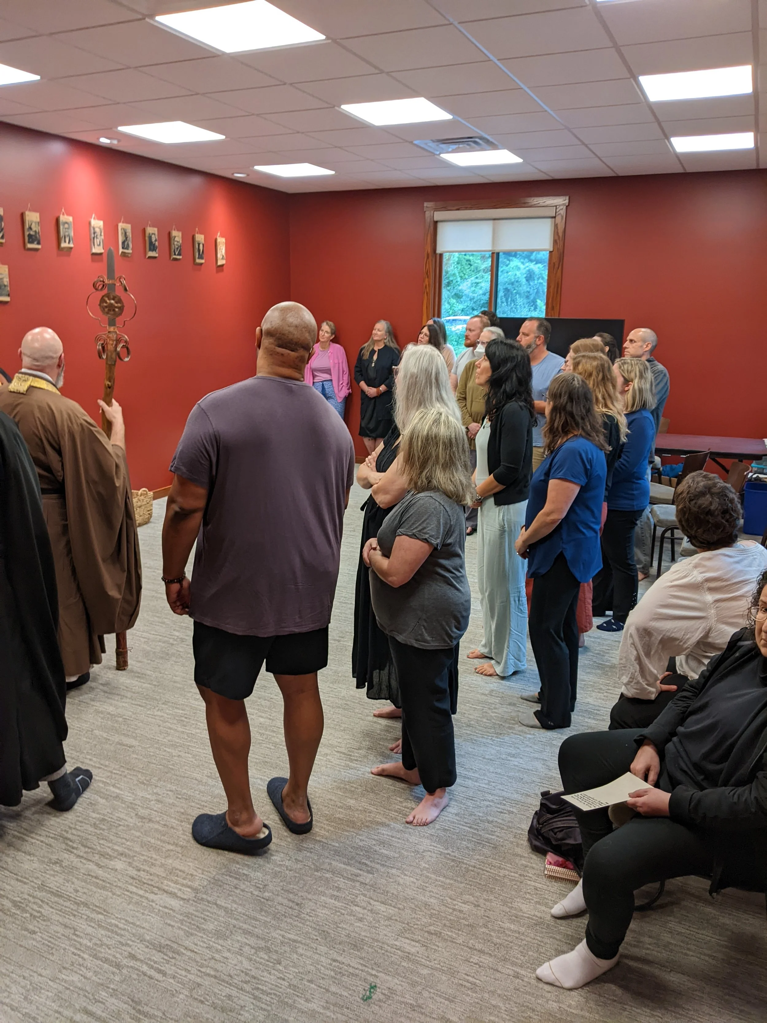 Rinsen Roshi gives initiates some final guidance before their Jukai Ceremony.