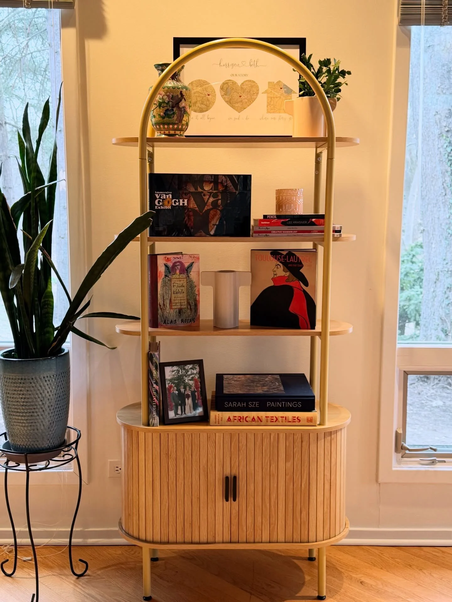 I must be in a spring mood- because I&rsquo;m giving my bedroom and bathroom a face lift. (Can&rsquo;t wait to show you the before and afters). And yesterday,  I put together this book shelf yesterday. If you know me- I hate dealing with a million sc