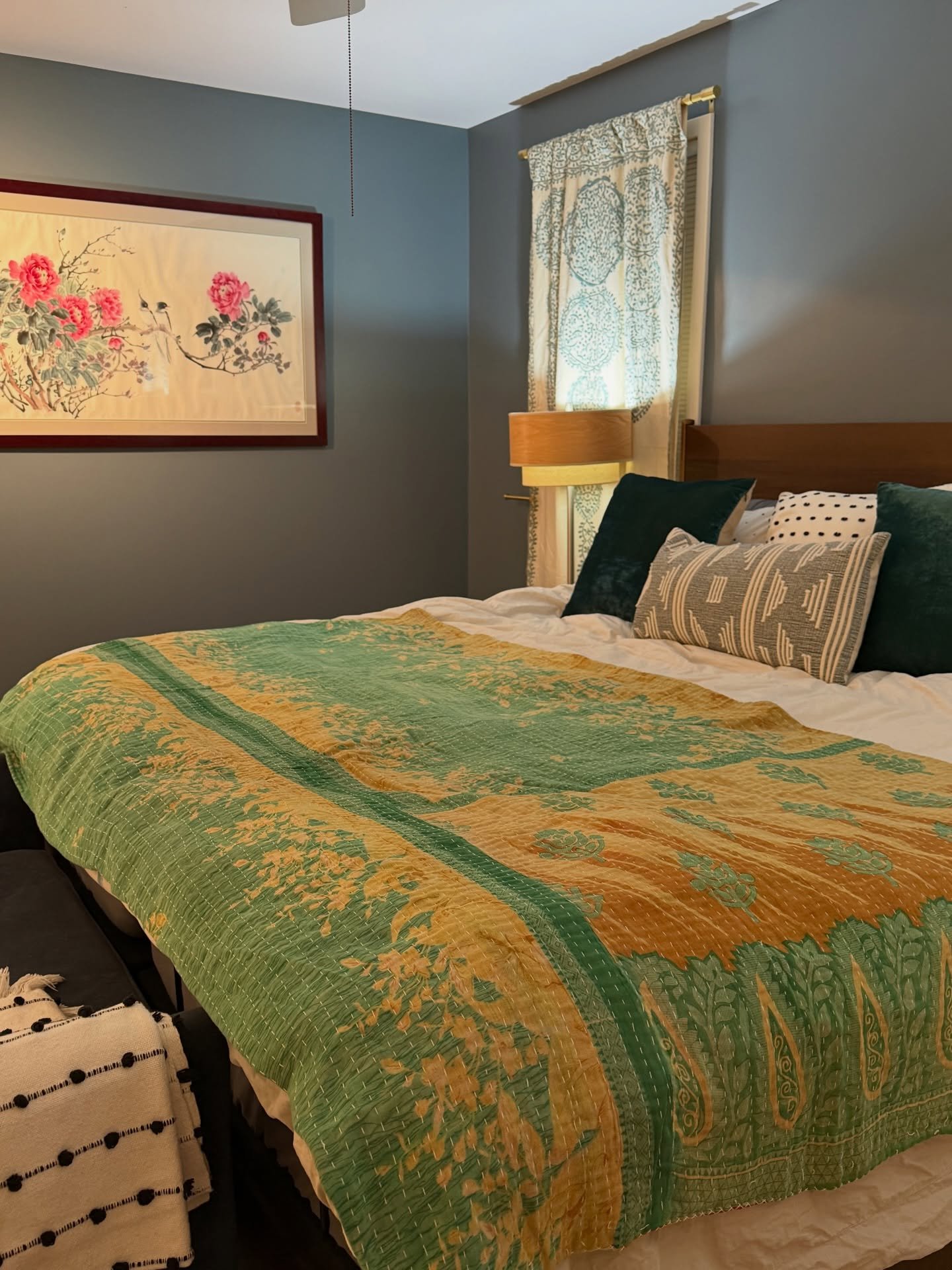 Anyone else love a little before and after?! 🙋🏻&zwj;♀️
I sure do! After the first pic- it&rsquo;s before, then after and back &amp; forth until the end. 
🏡 I sit with spaces for a long time until all of a sudden I know exactly what I want to do wi