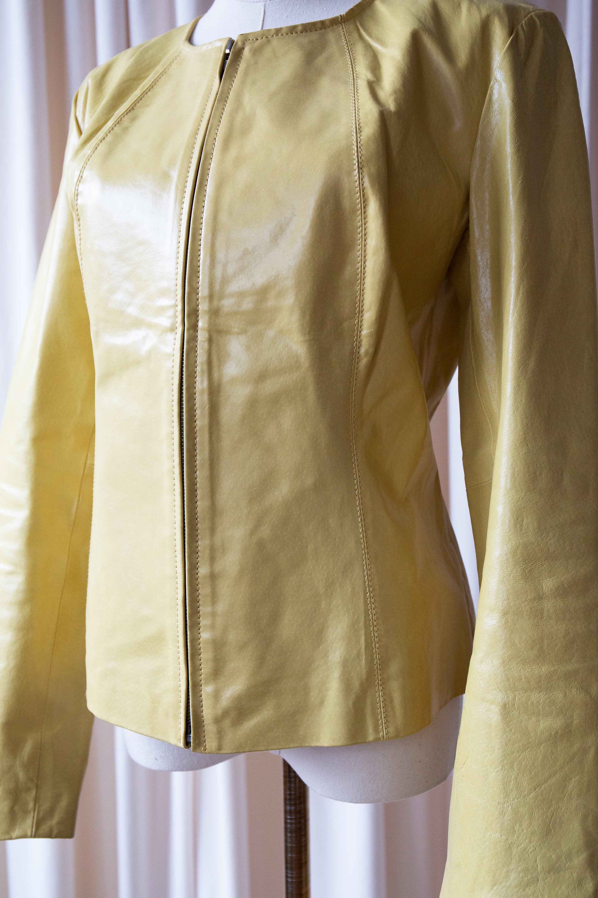 yellowleatherjacket7.jpg