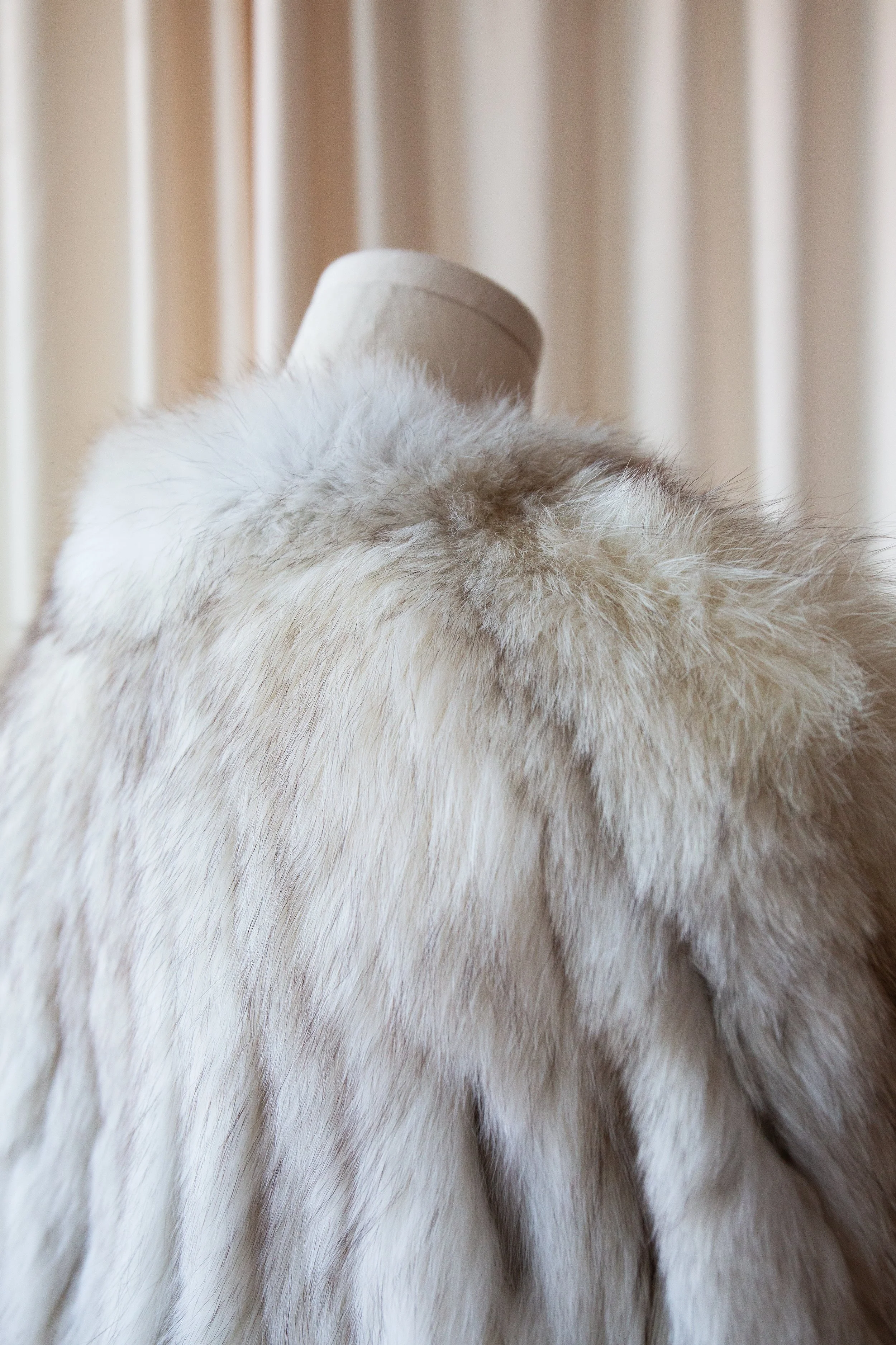 whitefurcoat12.jpg