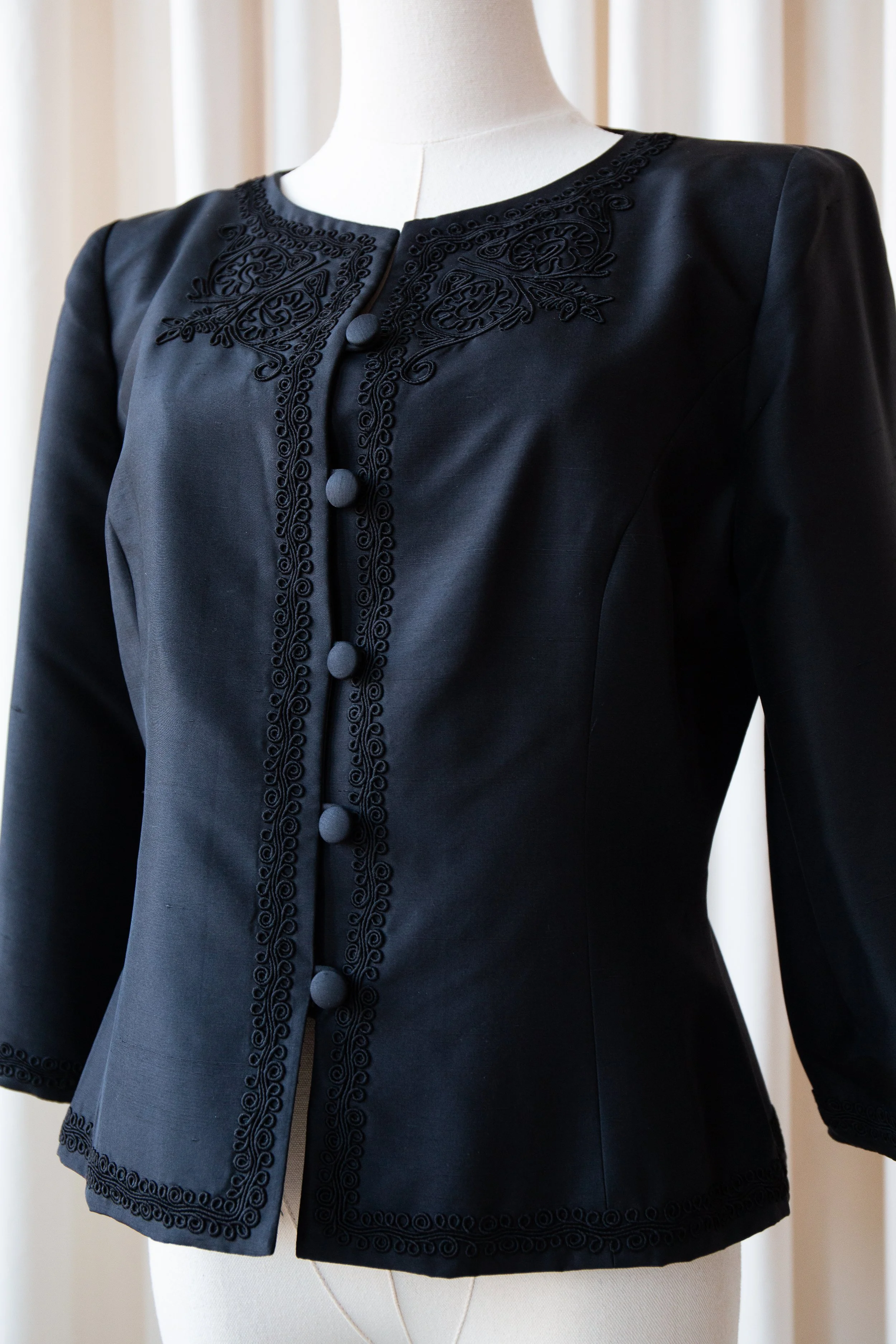 blacksilkjacket13.jpg