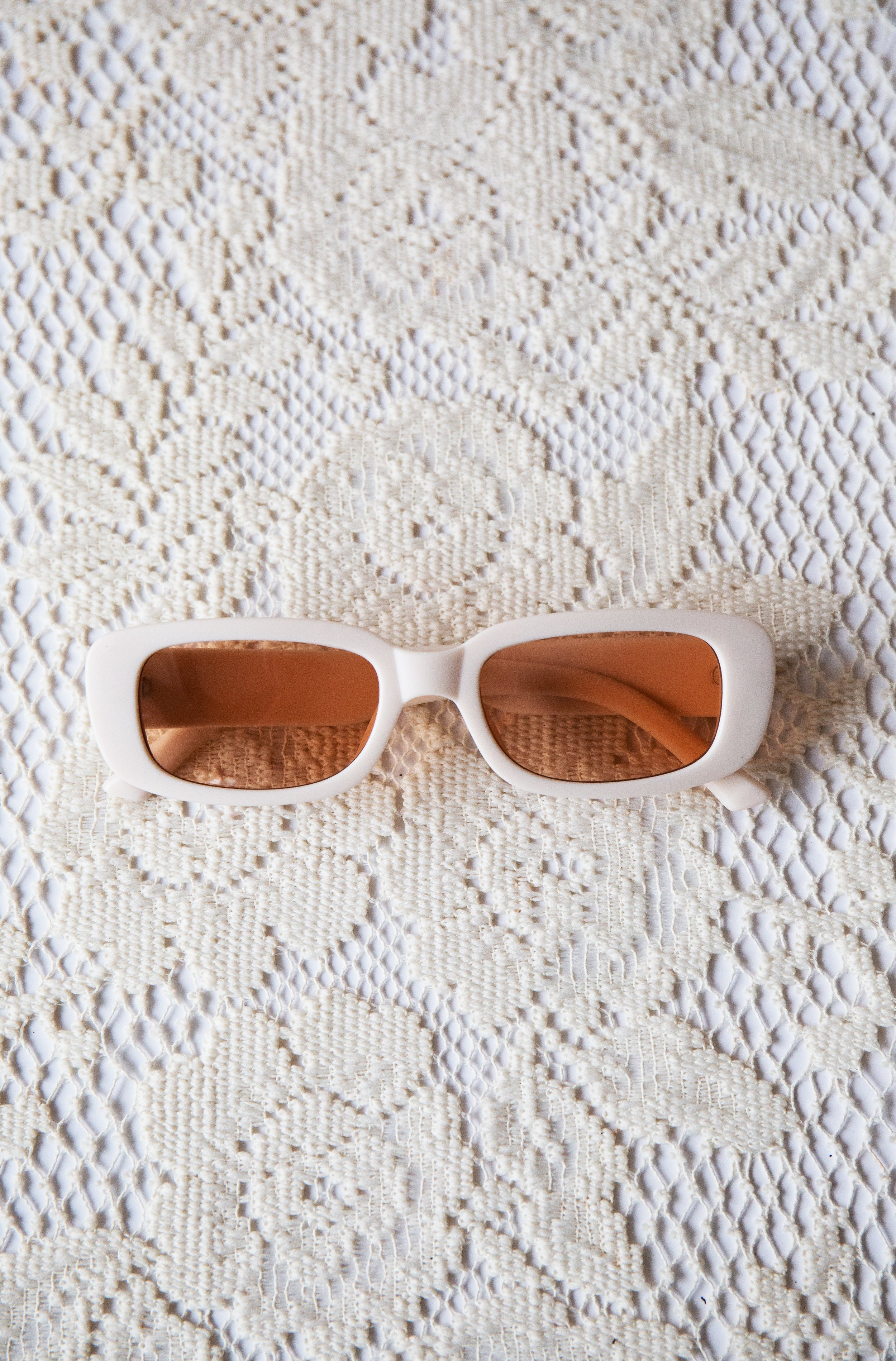White Sunnies