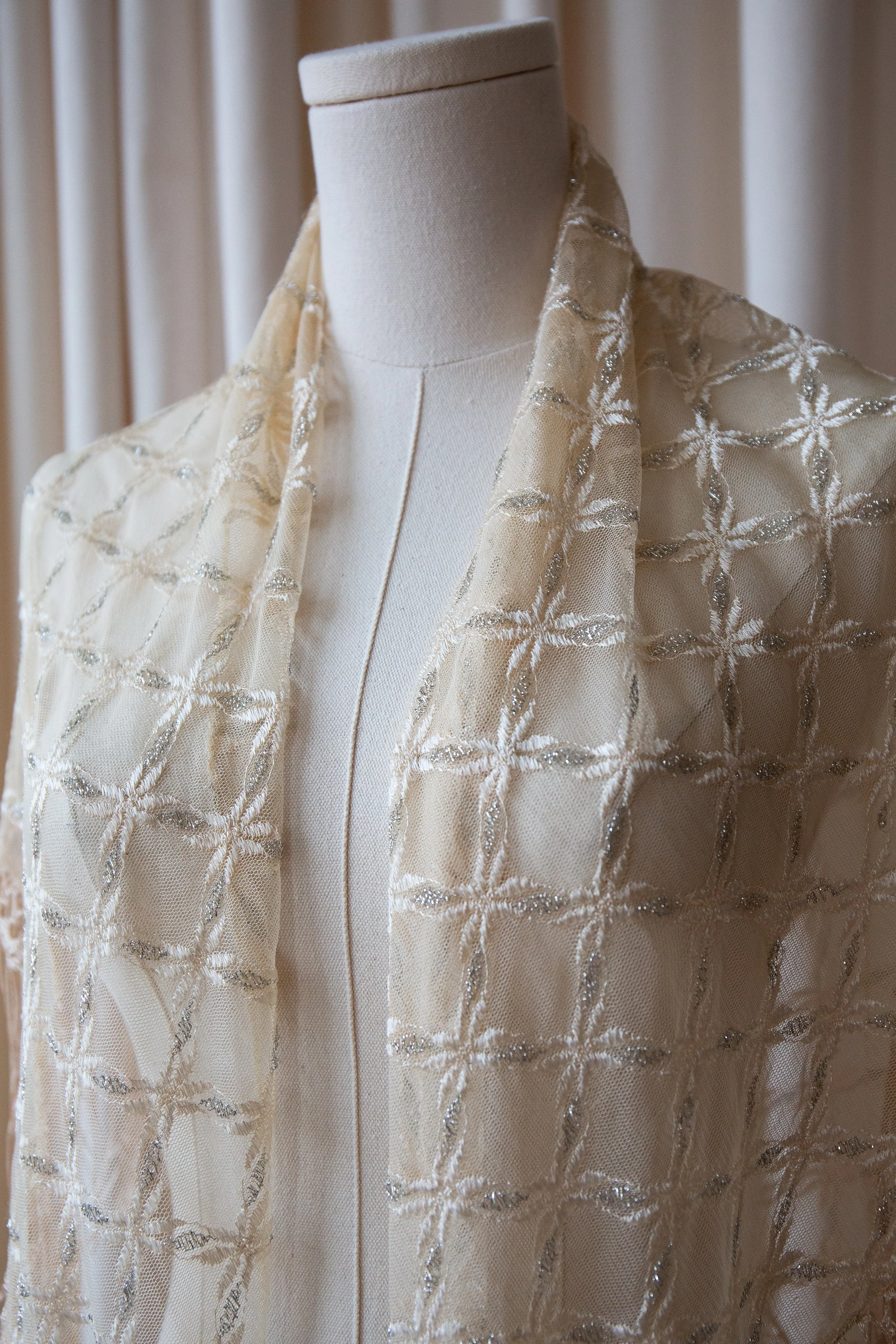 silvercreamscarf16.jpg