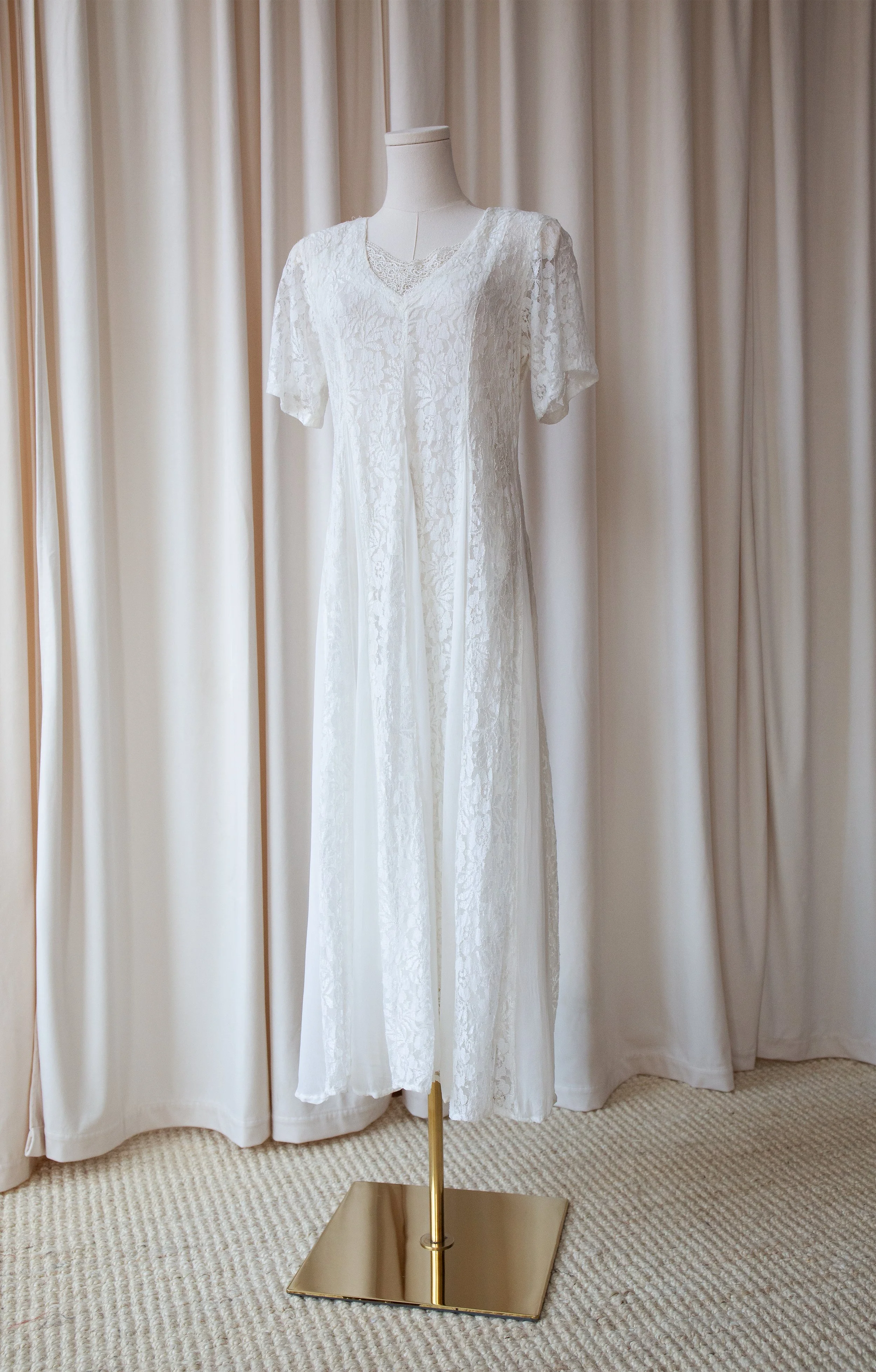 whitelacedress4.jpg