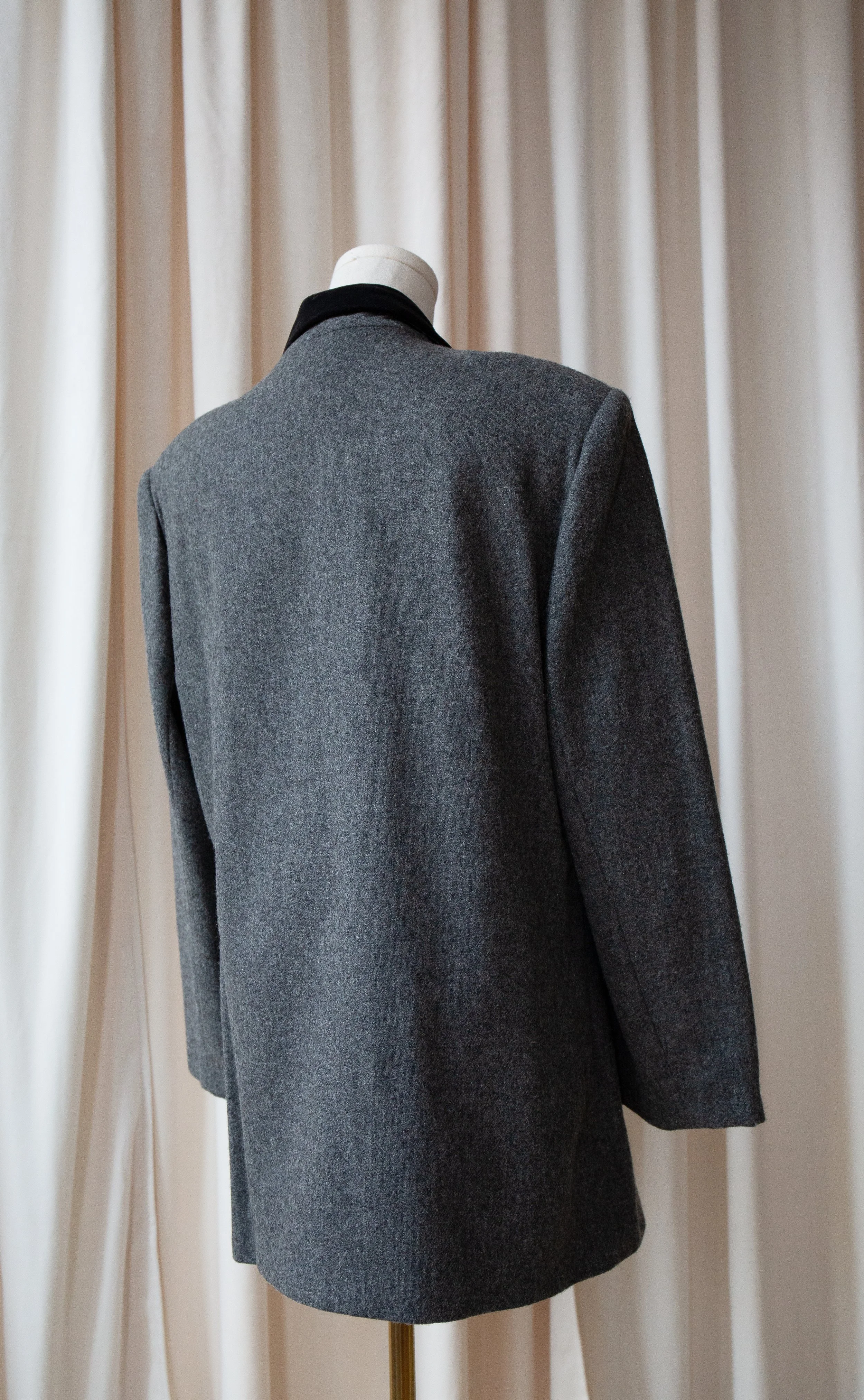 greyvelvetblazer6.jpg