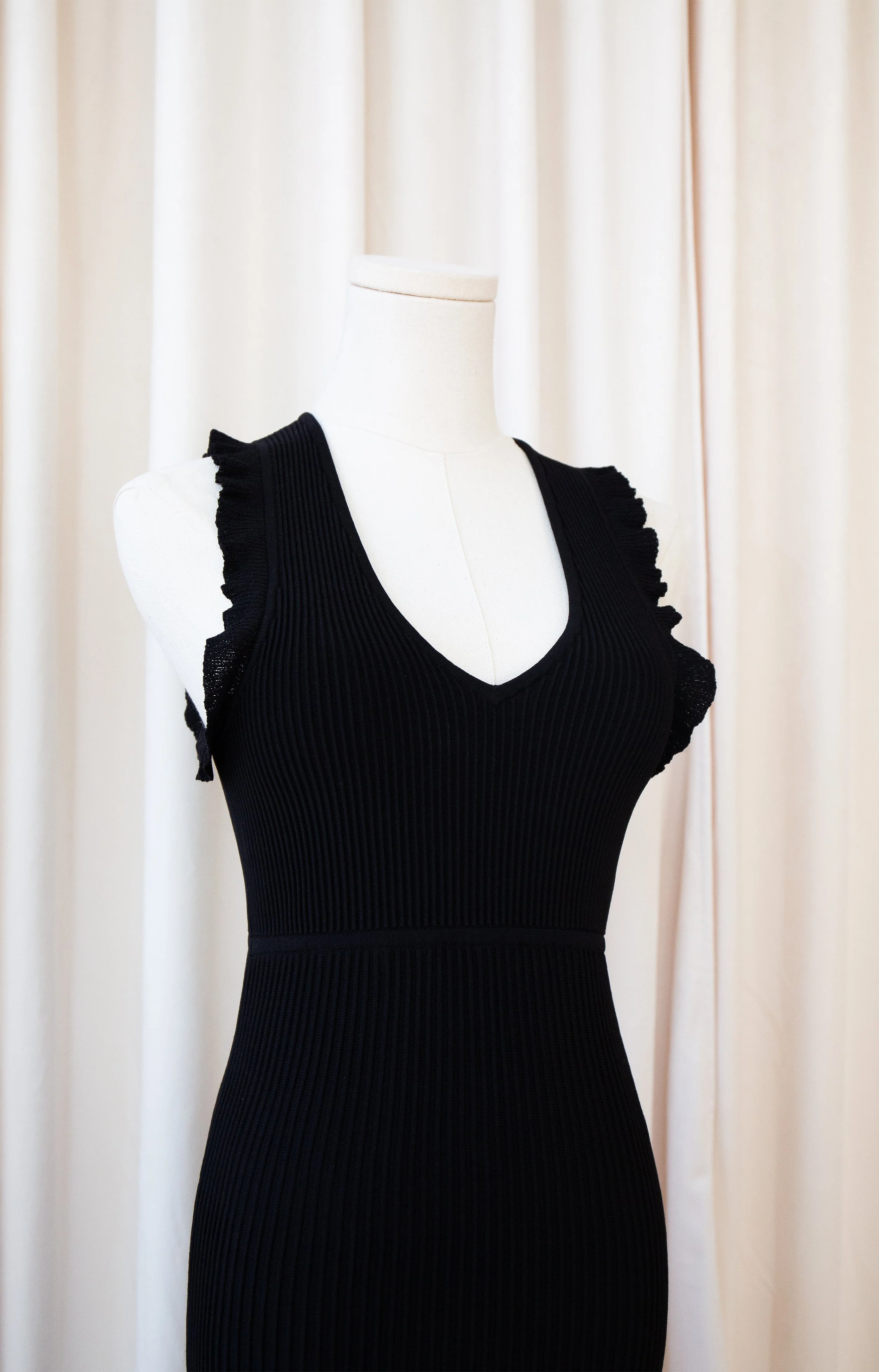 blackknitdress2.jpg