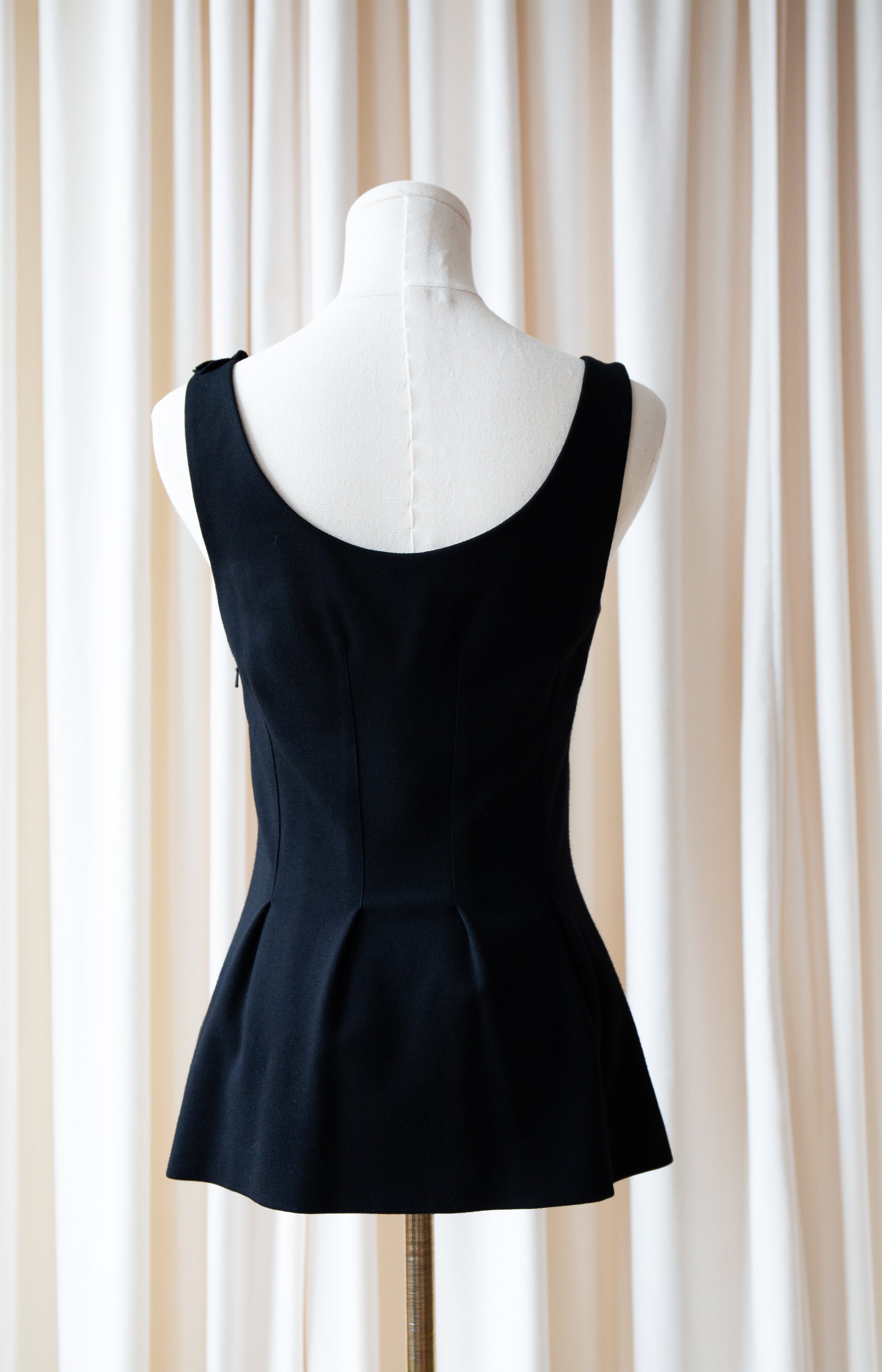 blackfloraltop12.jpg