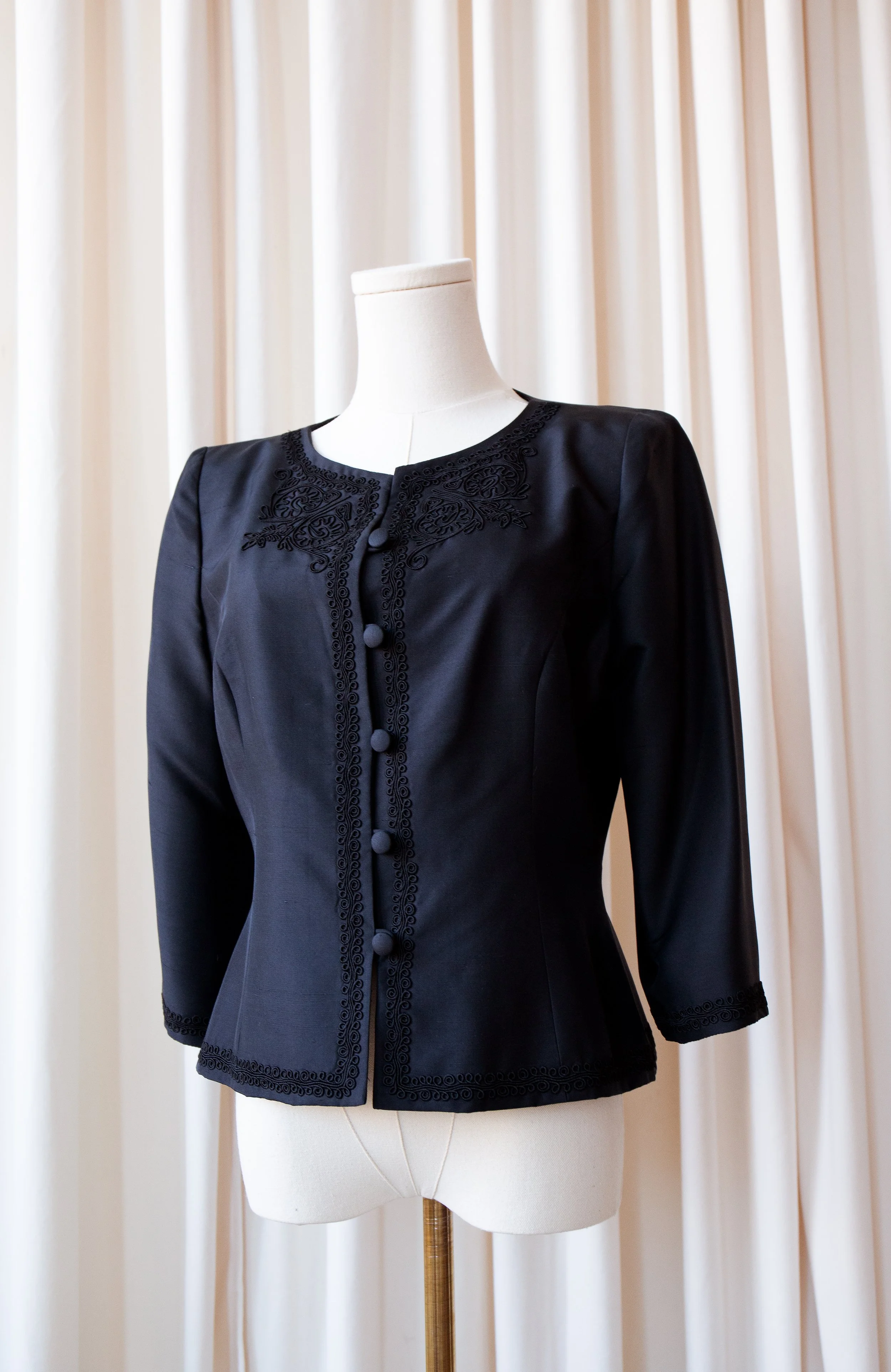 blacksilkjacket1.jpg