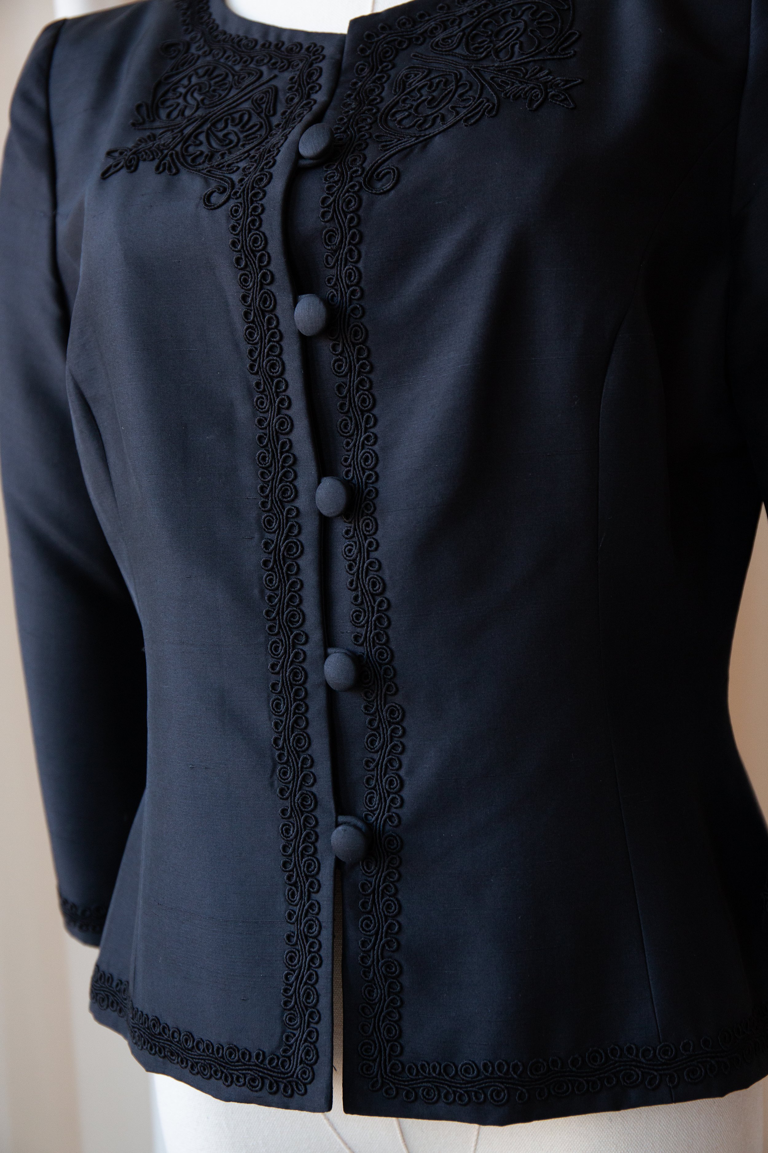 blacksilkjacket4.jpg