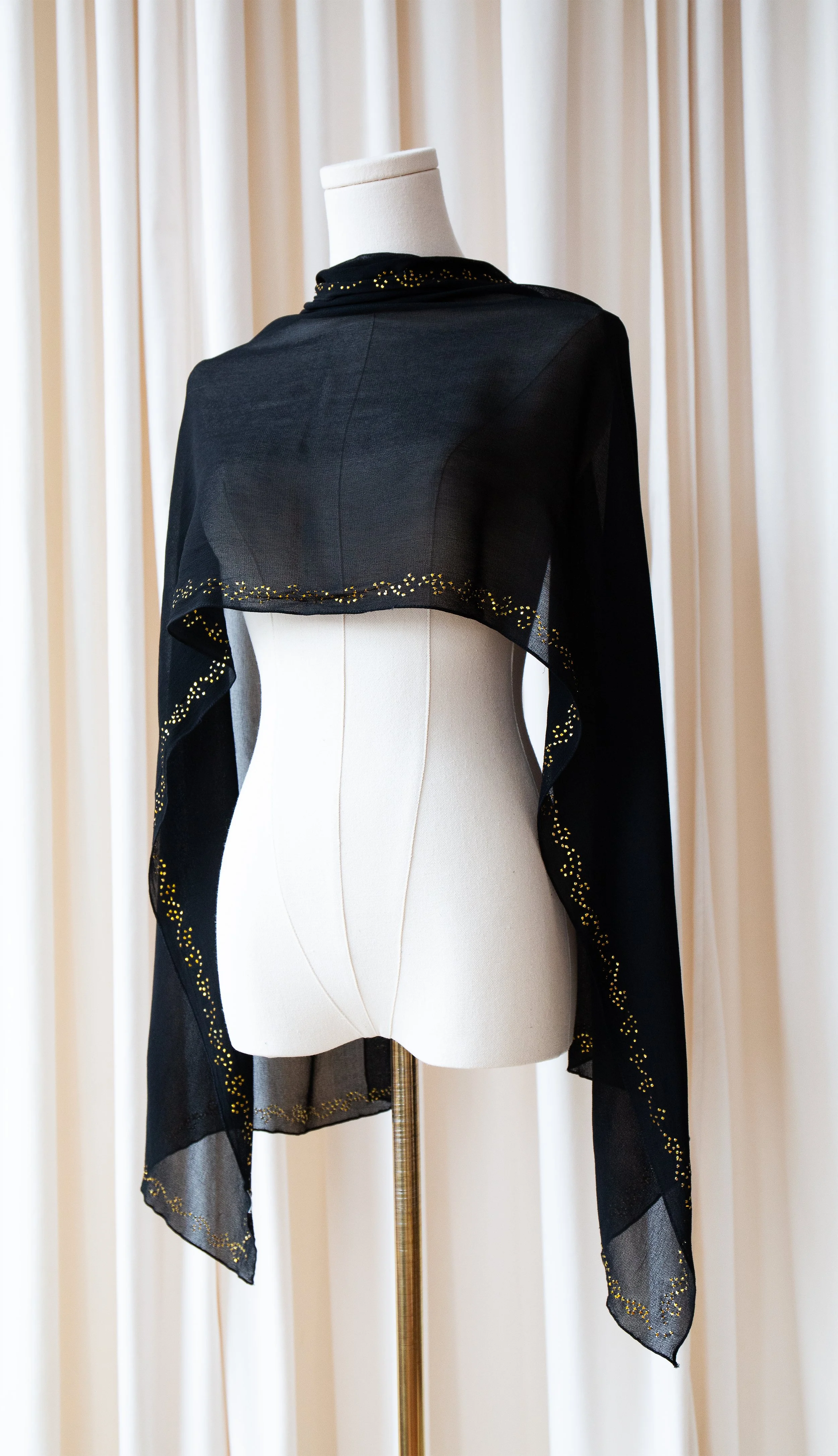 blackshawl2.jpg