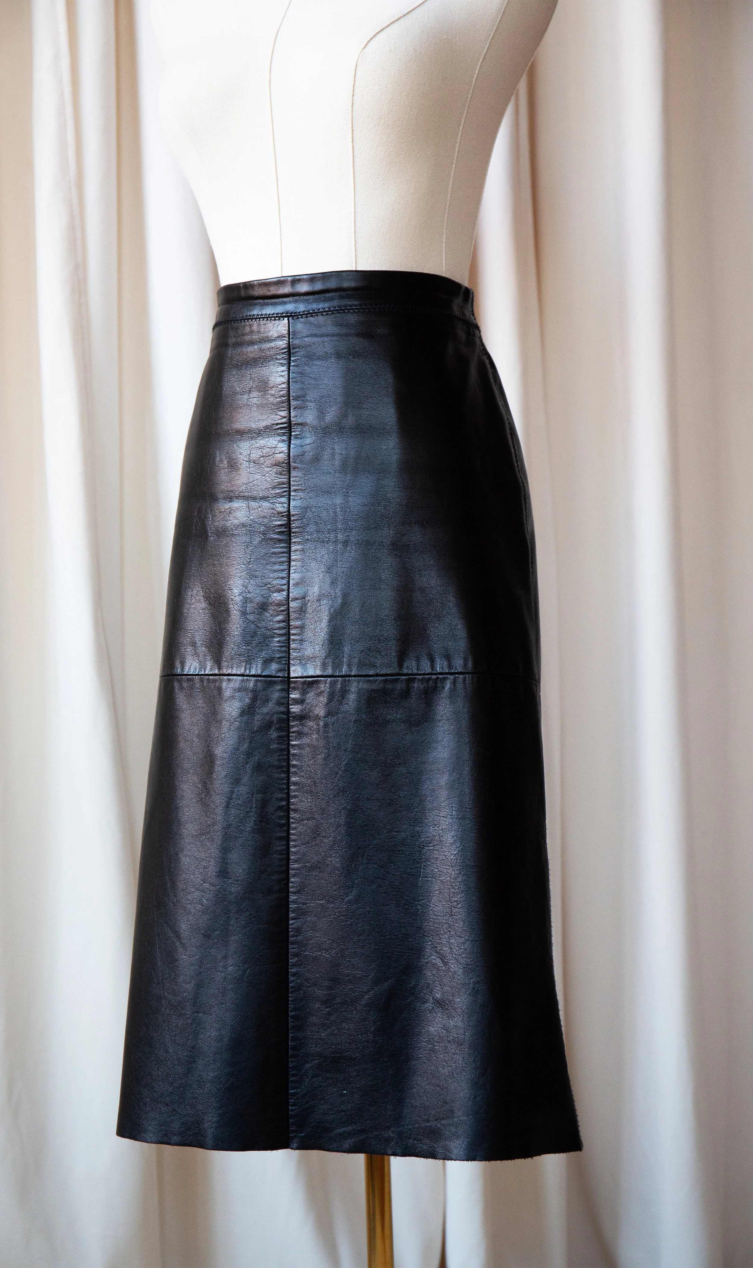 blackleatherskirt9.jpg