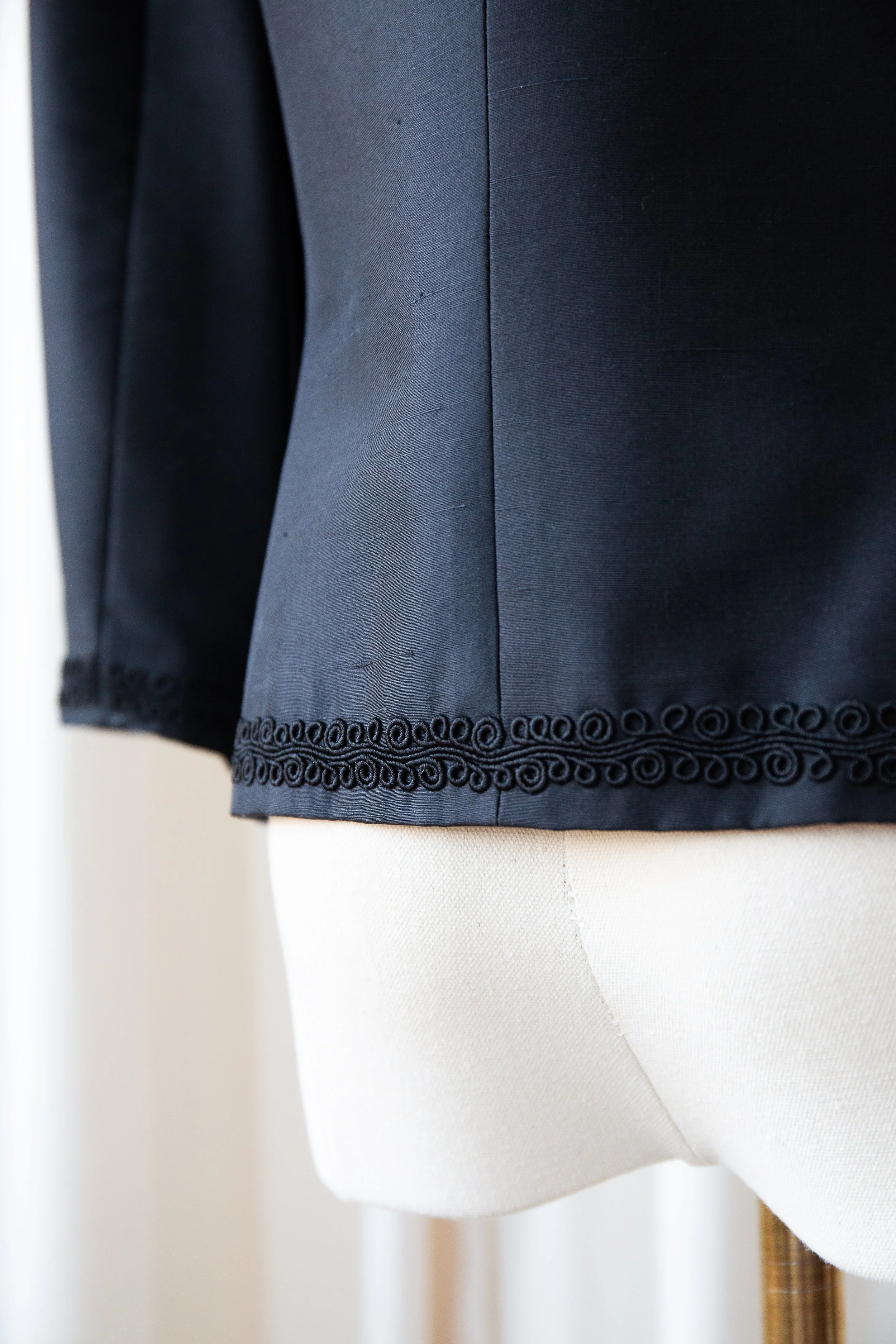 blacksilkjacket20.jpg