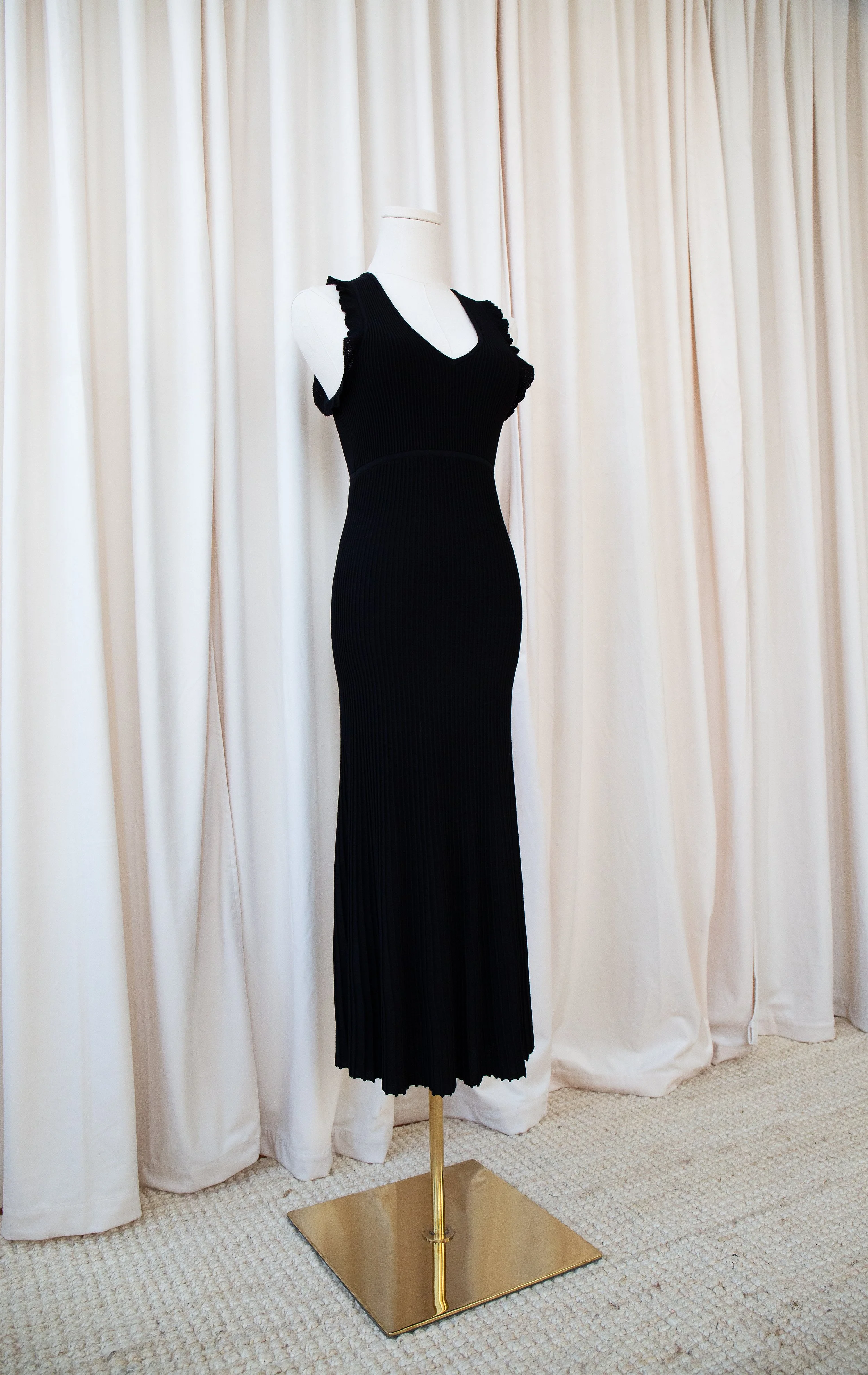 blackknitdress3.jpg
