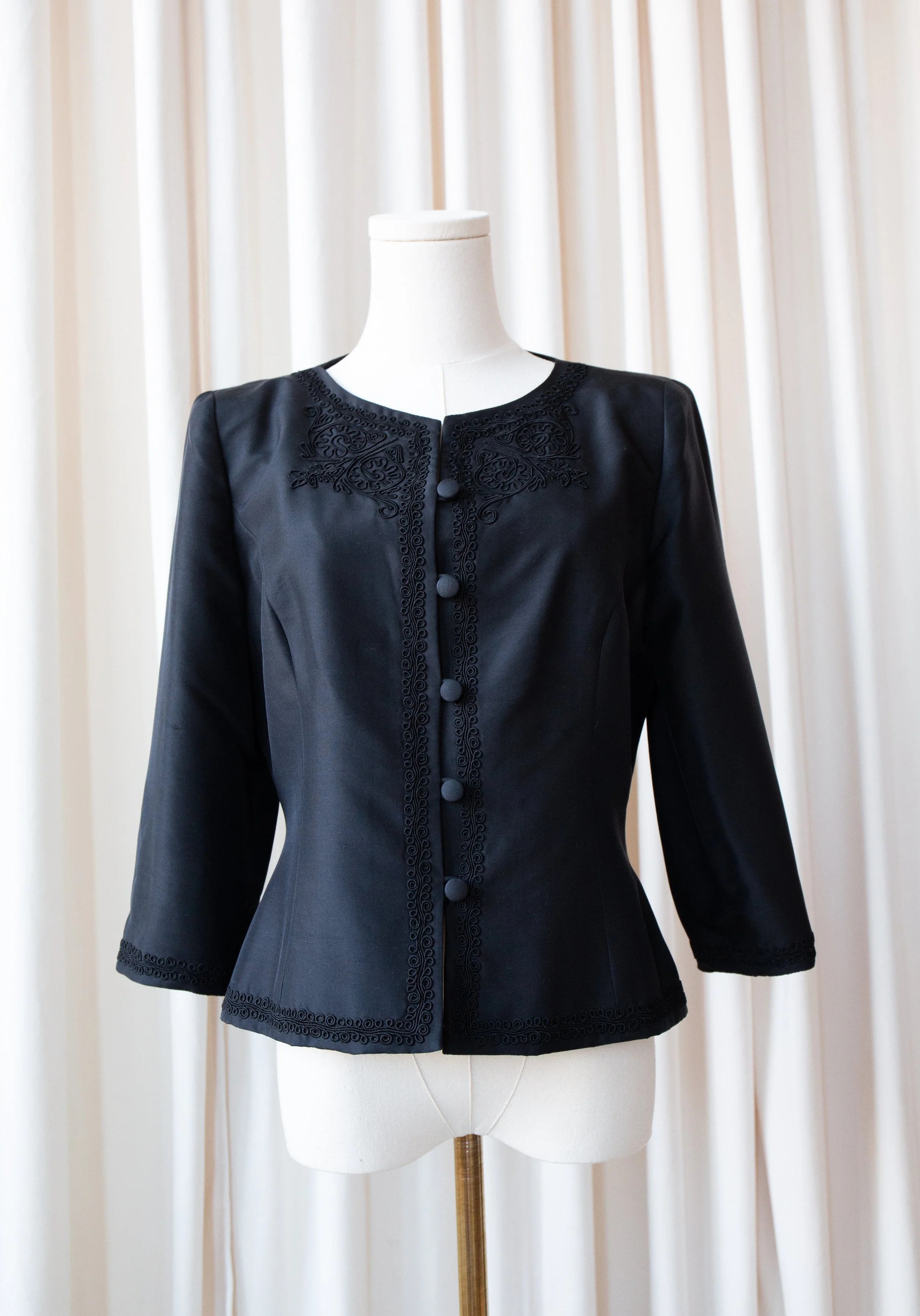 blacksilkjacket12.jpg
