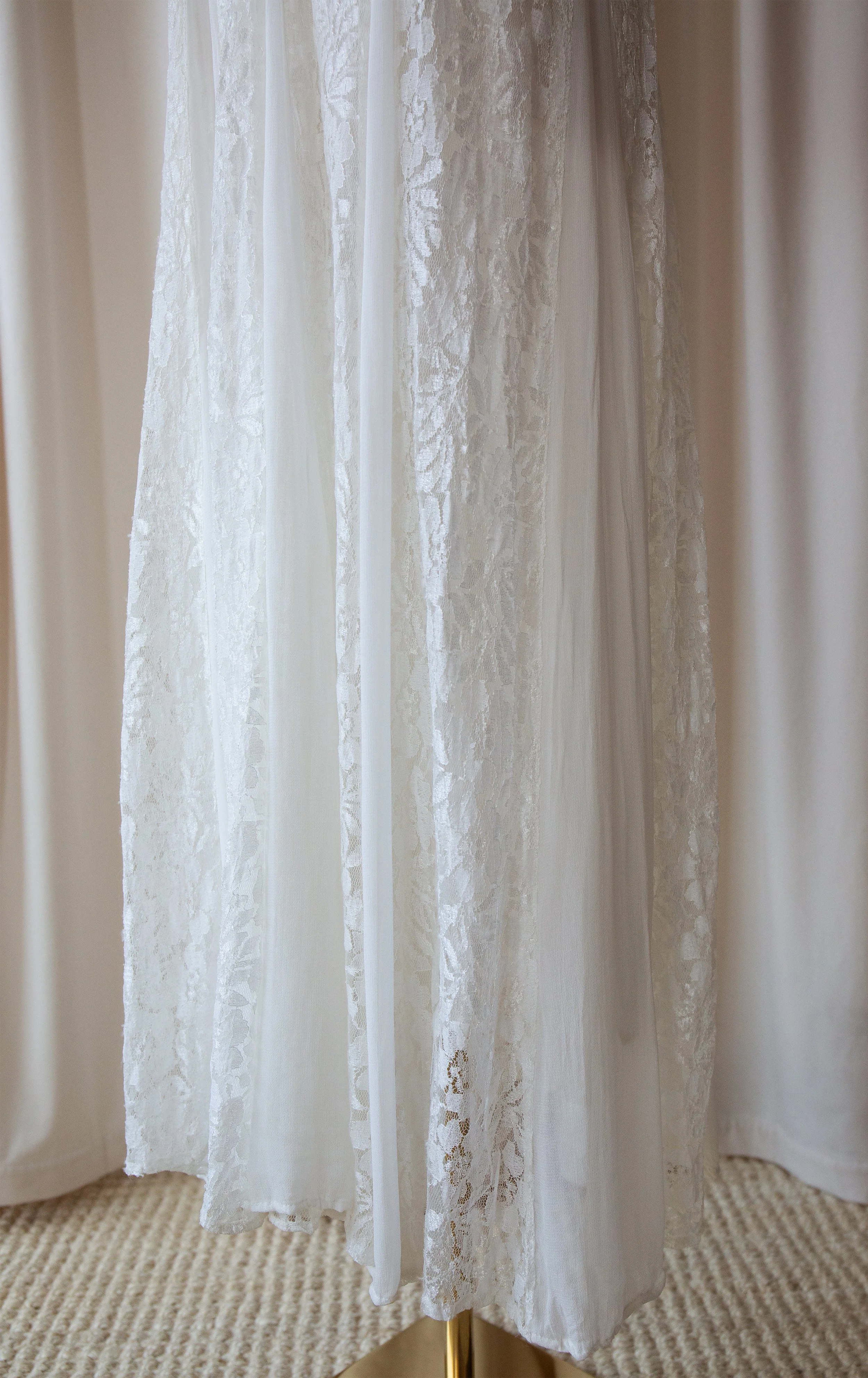 whitelacedress21.jpg