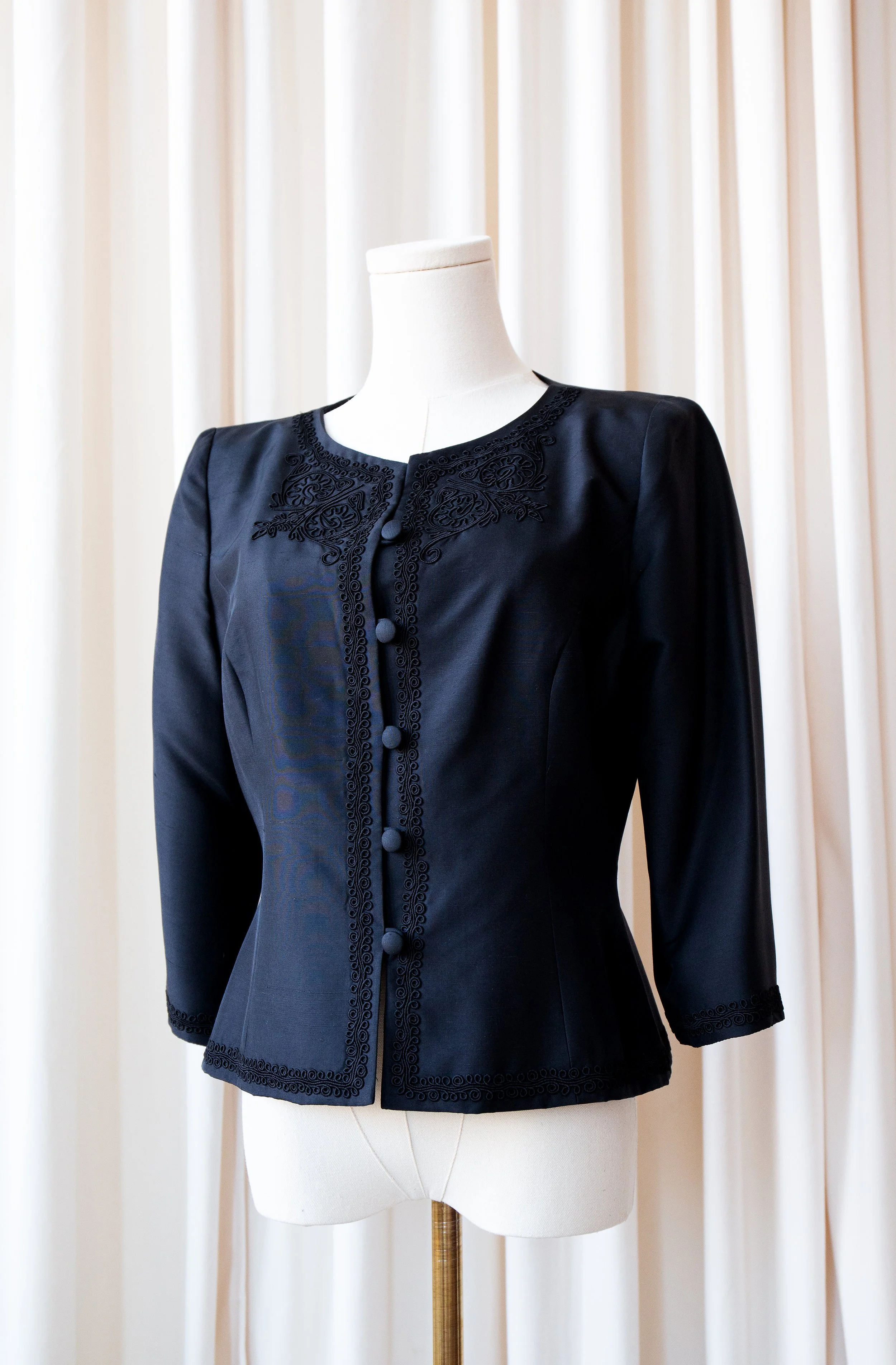 blacksilkjacket10.jpg