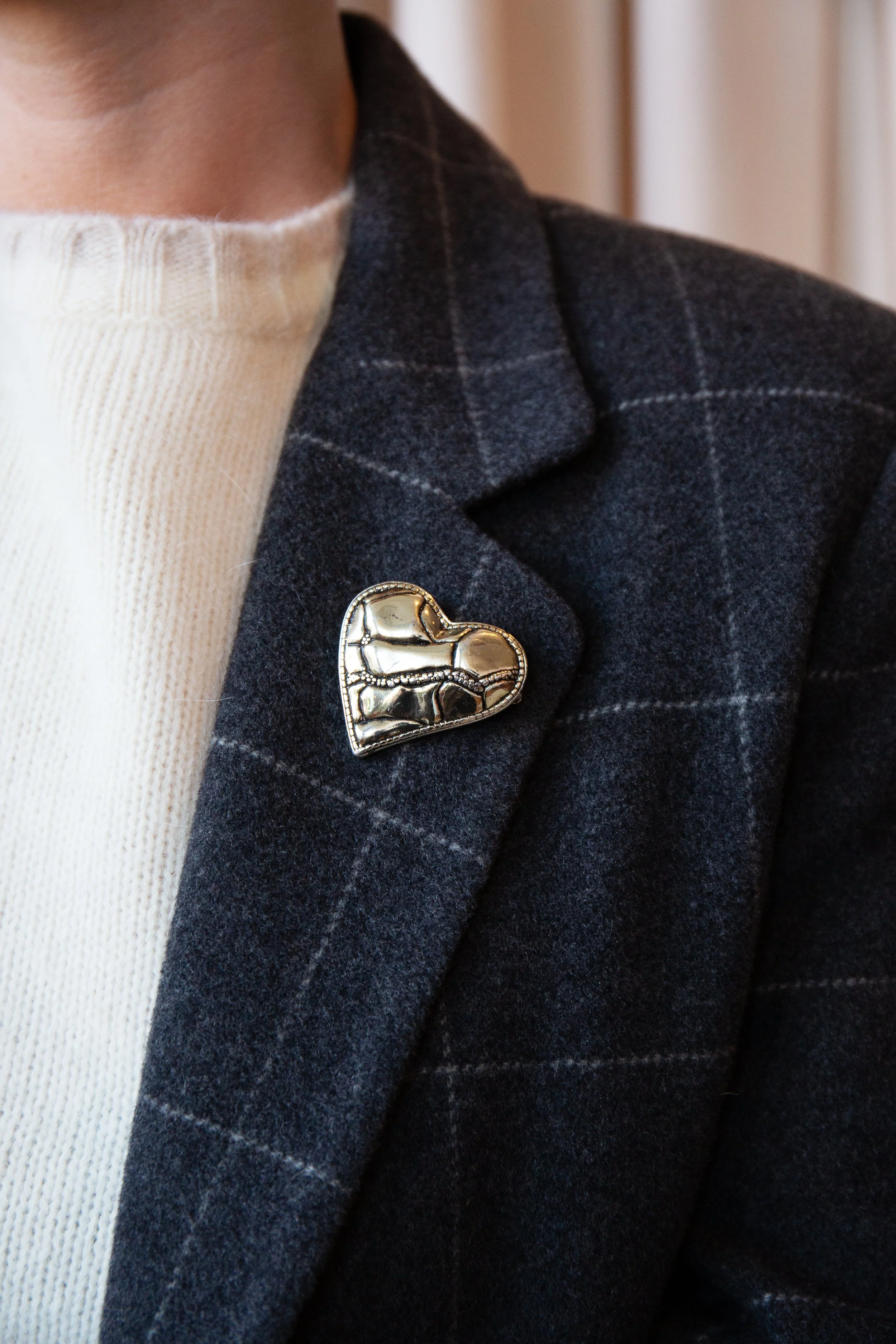 silverheartbrooch1.jpg