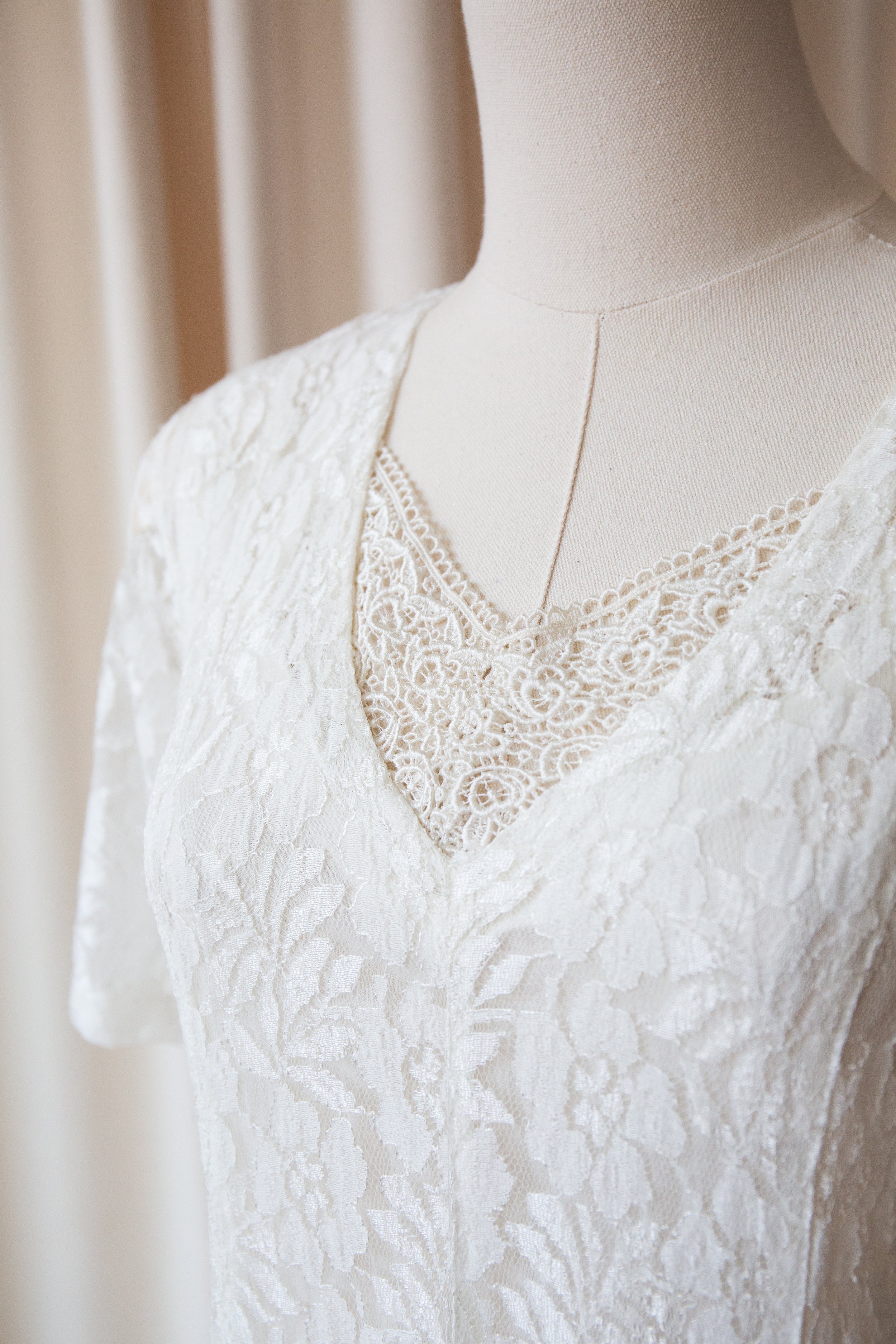 whitelacedress23.jpg