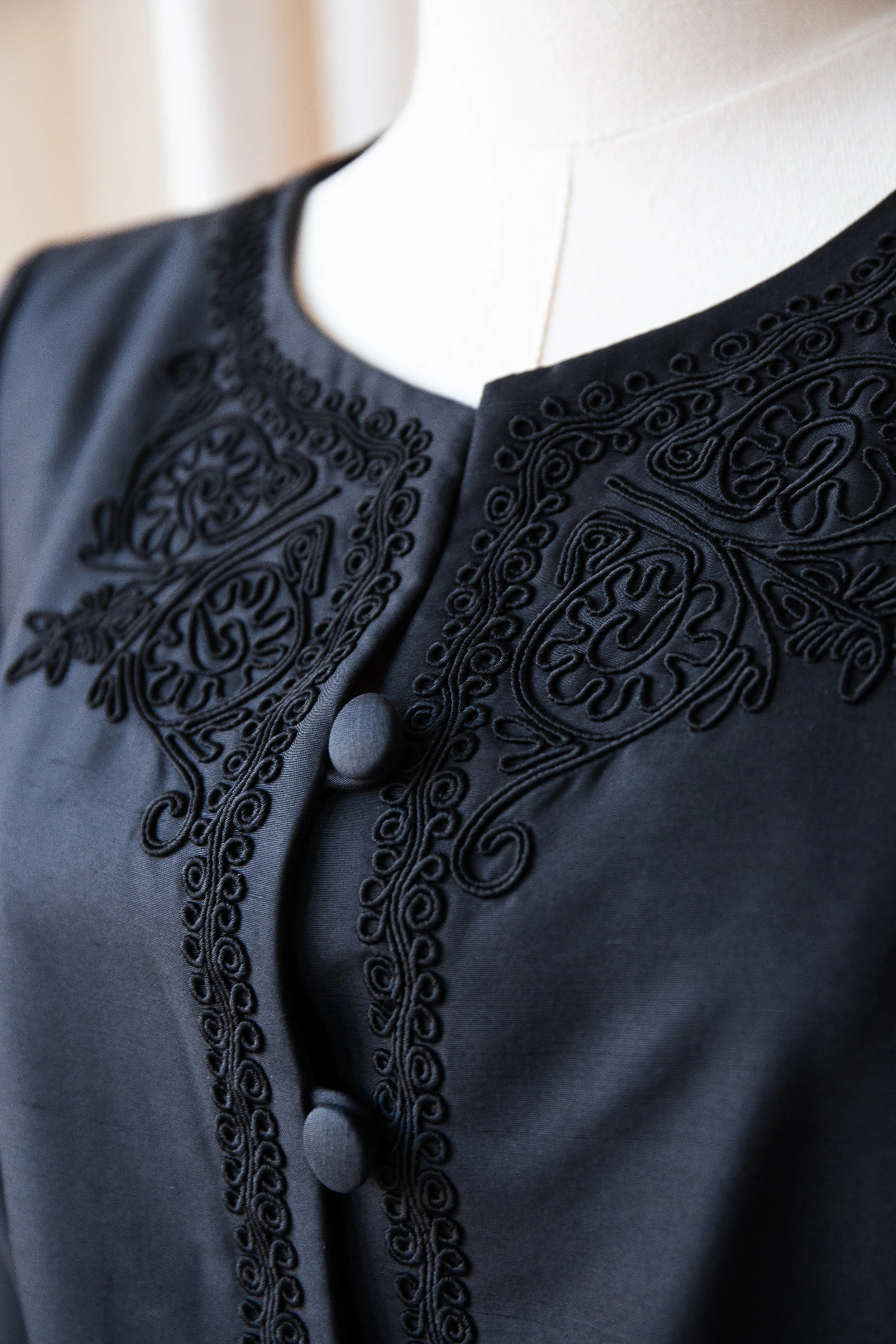 blacksilkjacket7.jpg