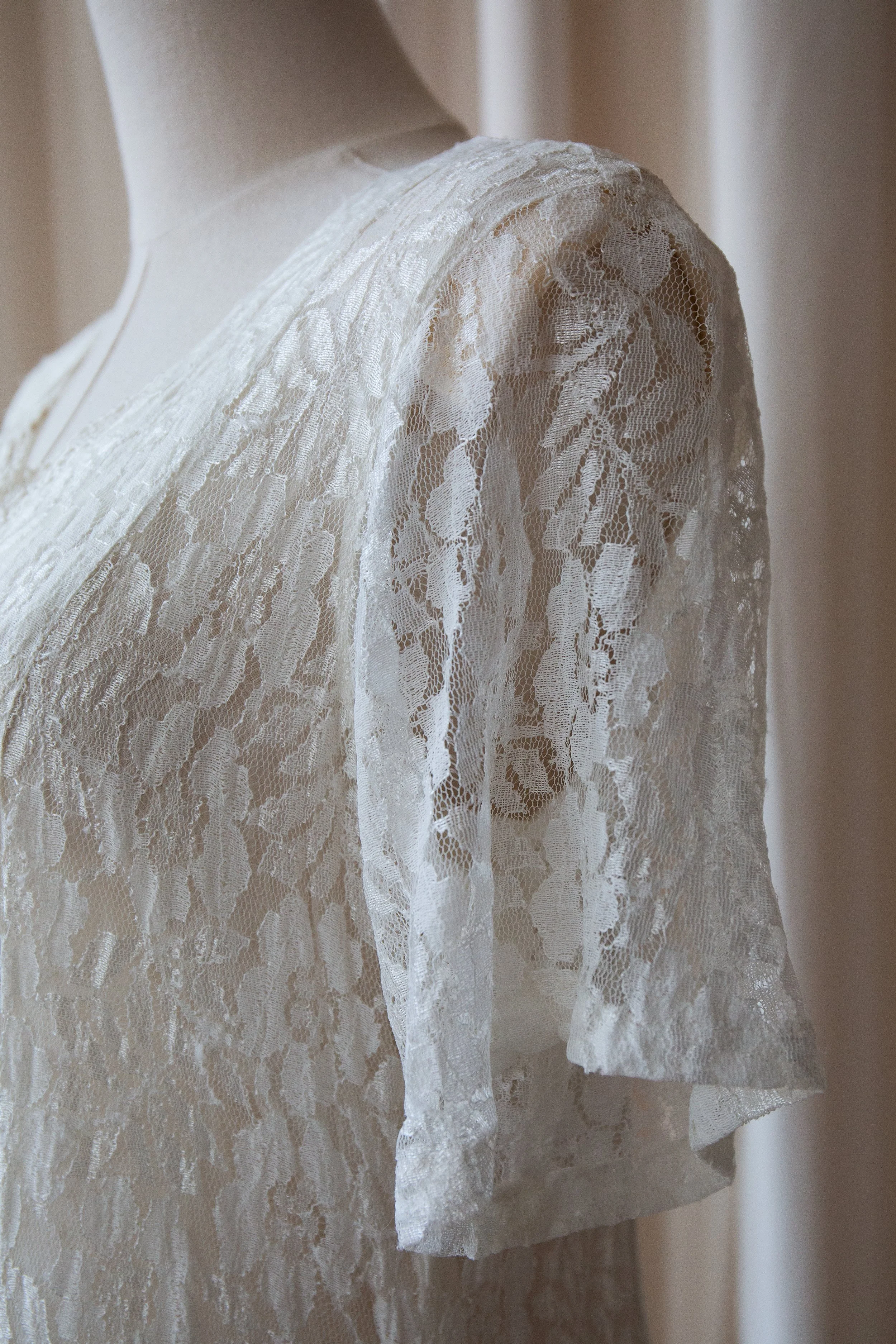 whitelacedress22.jpg