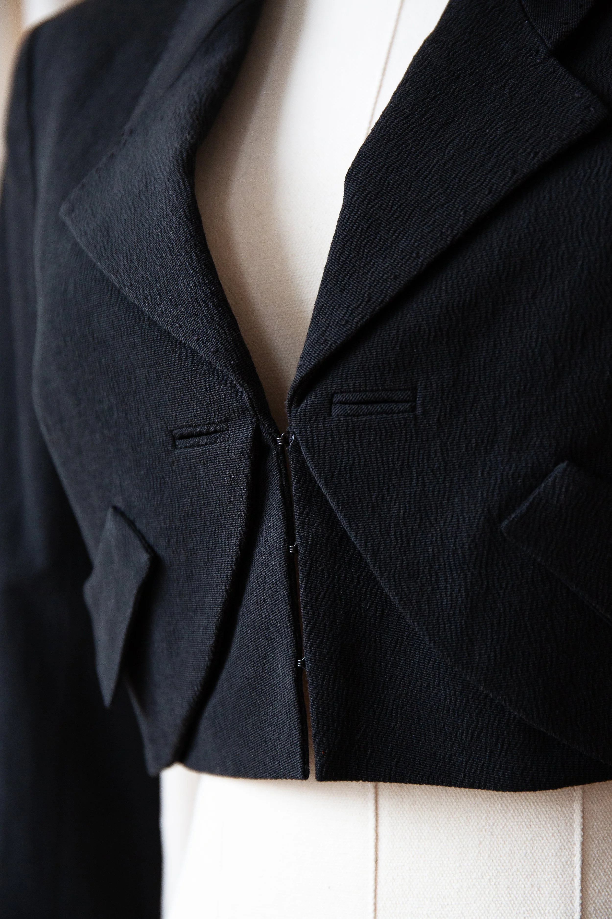 blackcroppedblazer3.jpg