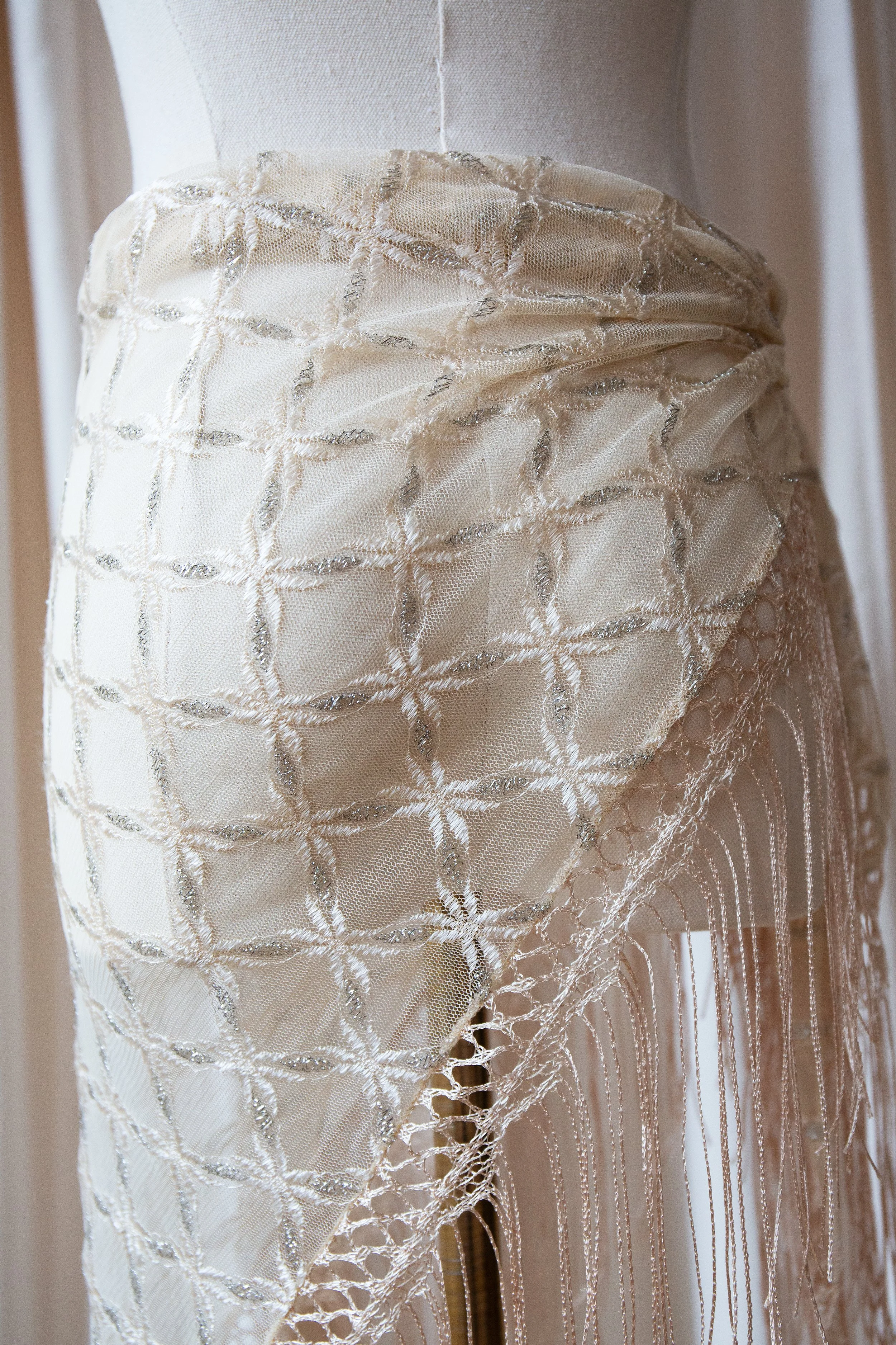 silvercreamscarf15.jpg