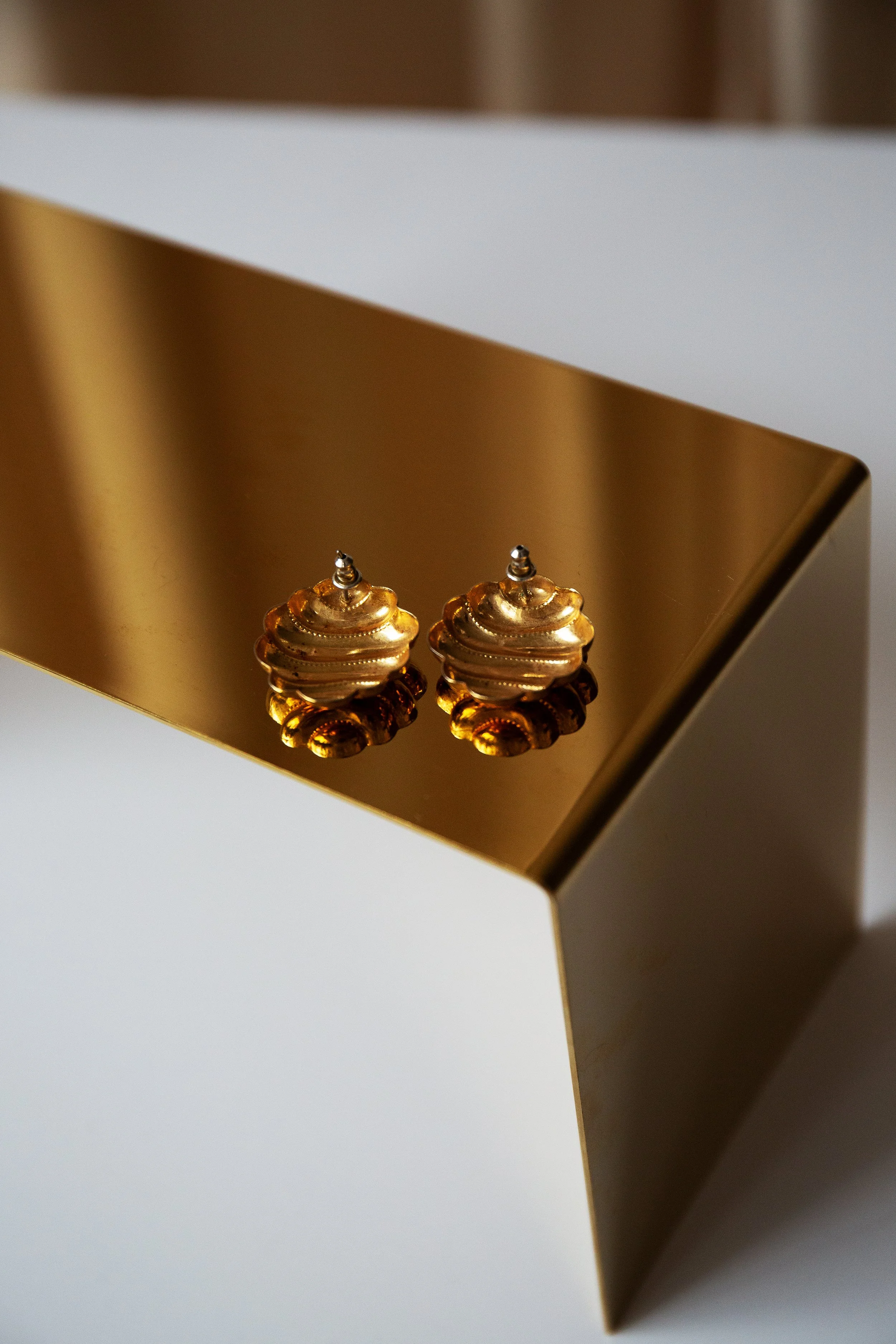 wavyroundstuds7.jpg
