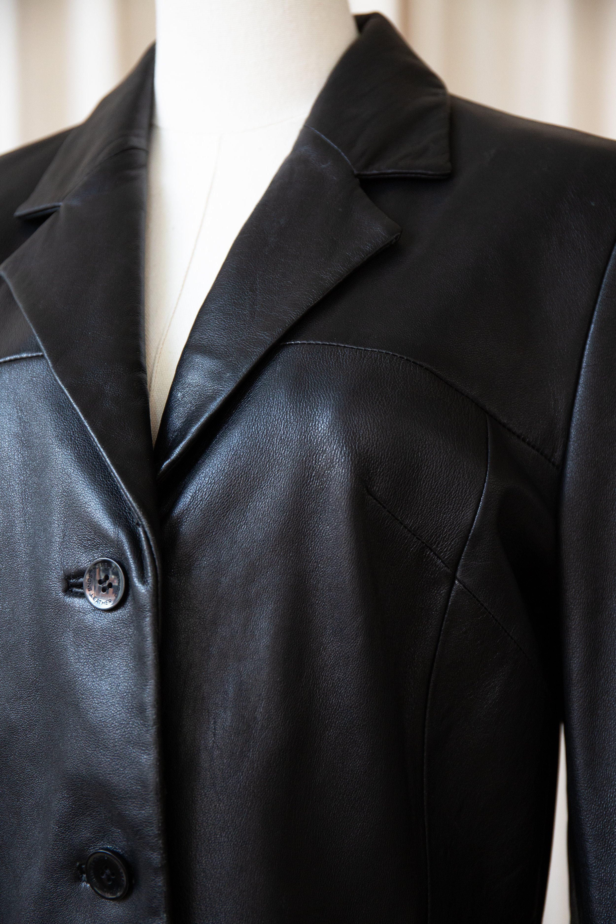 blackleather18.jpg