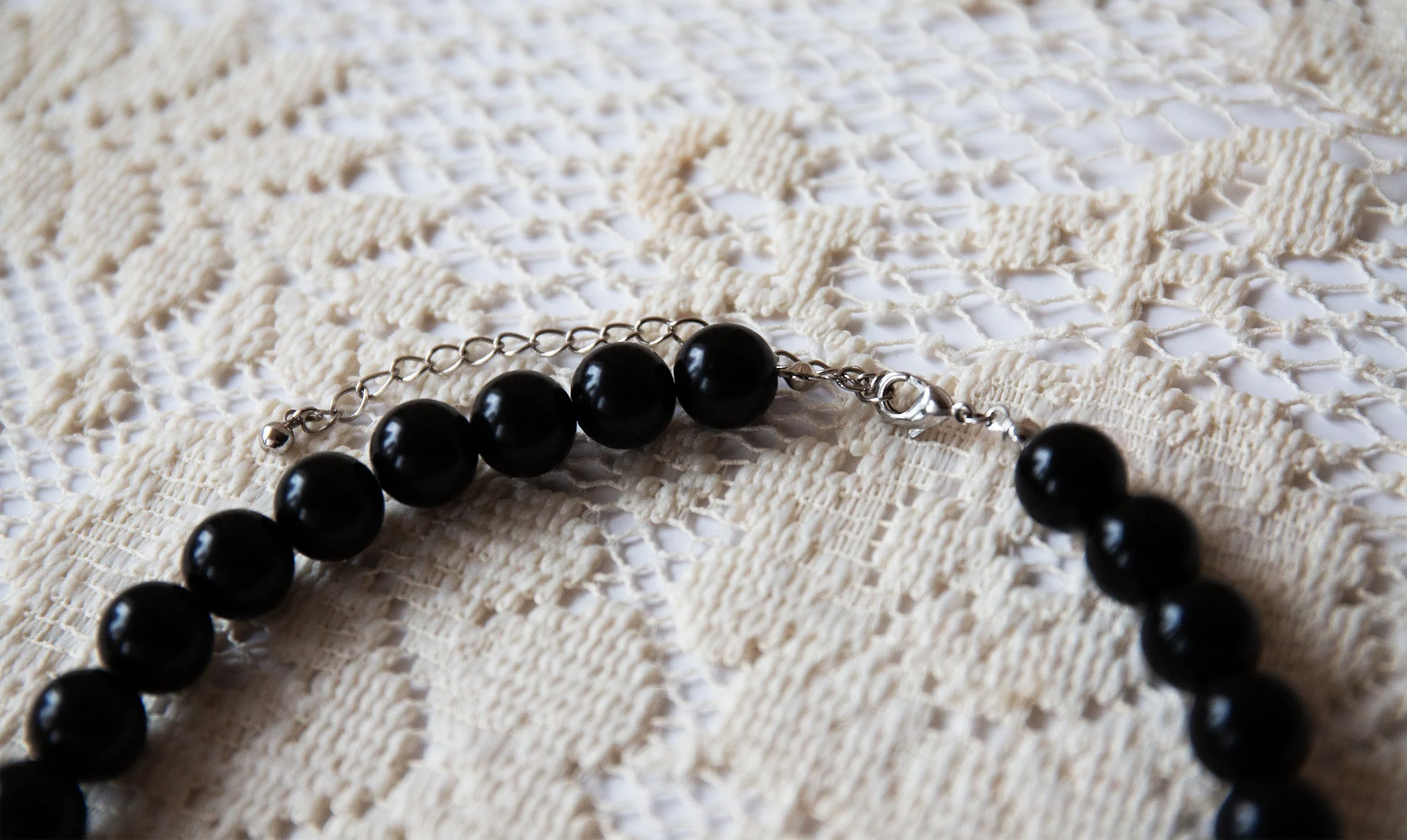 blackbeadedchoker7.jpg