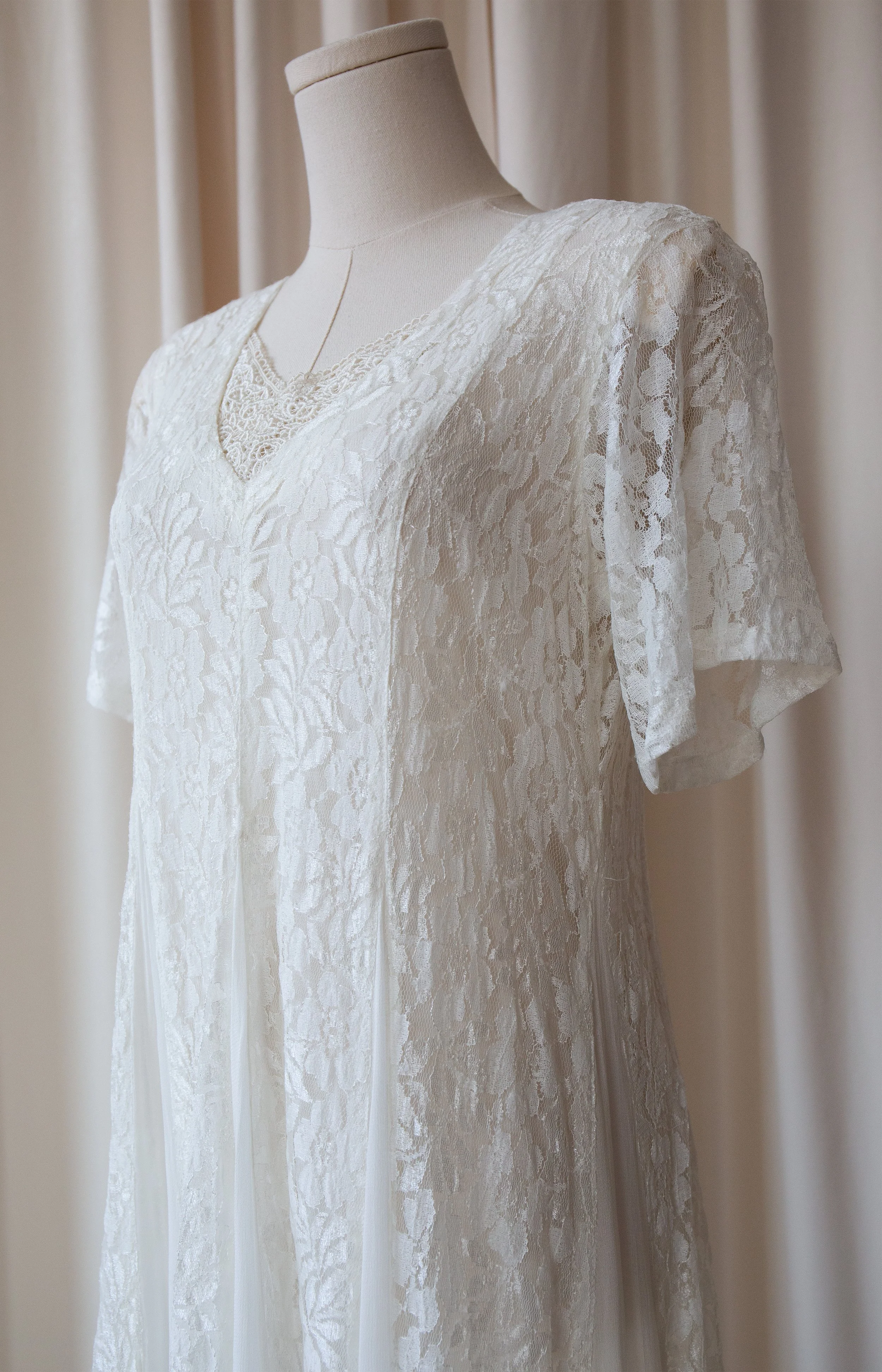 whitelacedress20.jpg