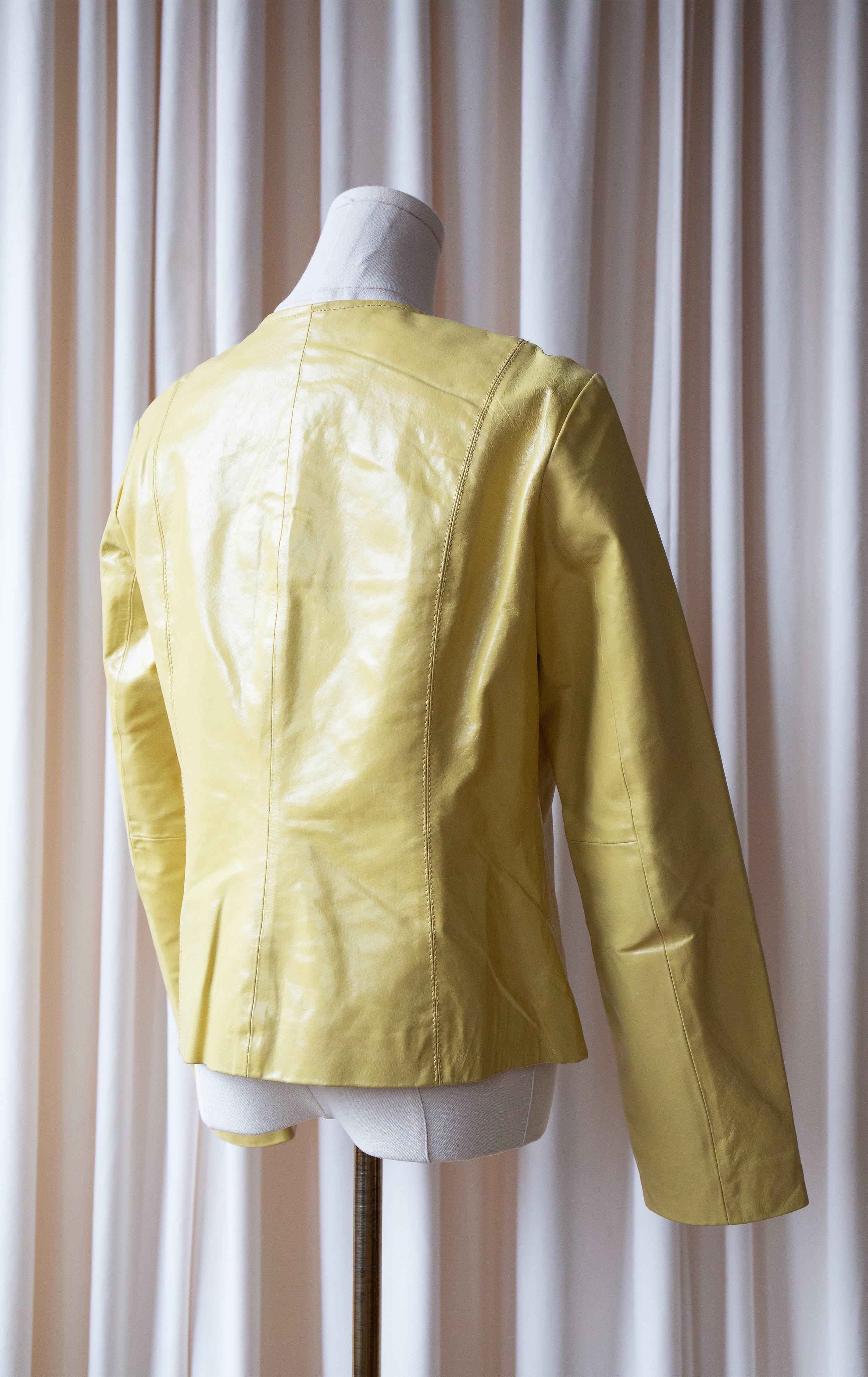 yellowleatherjacket13.jpg