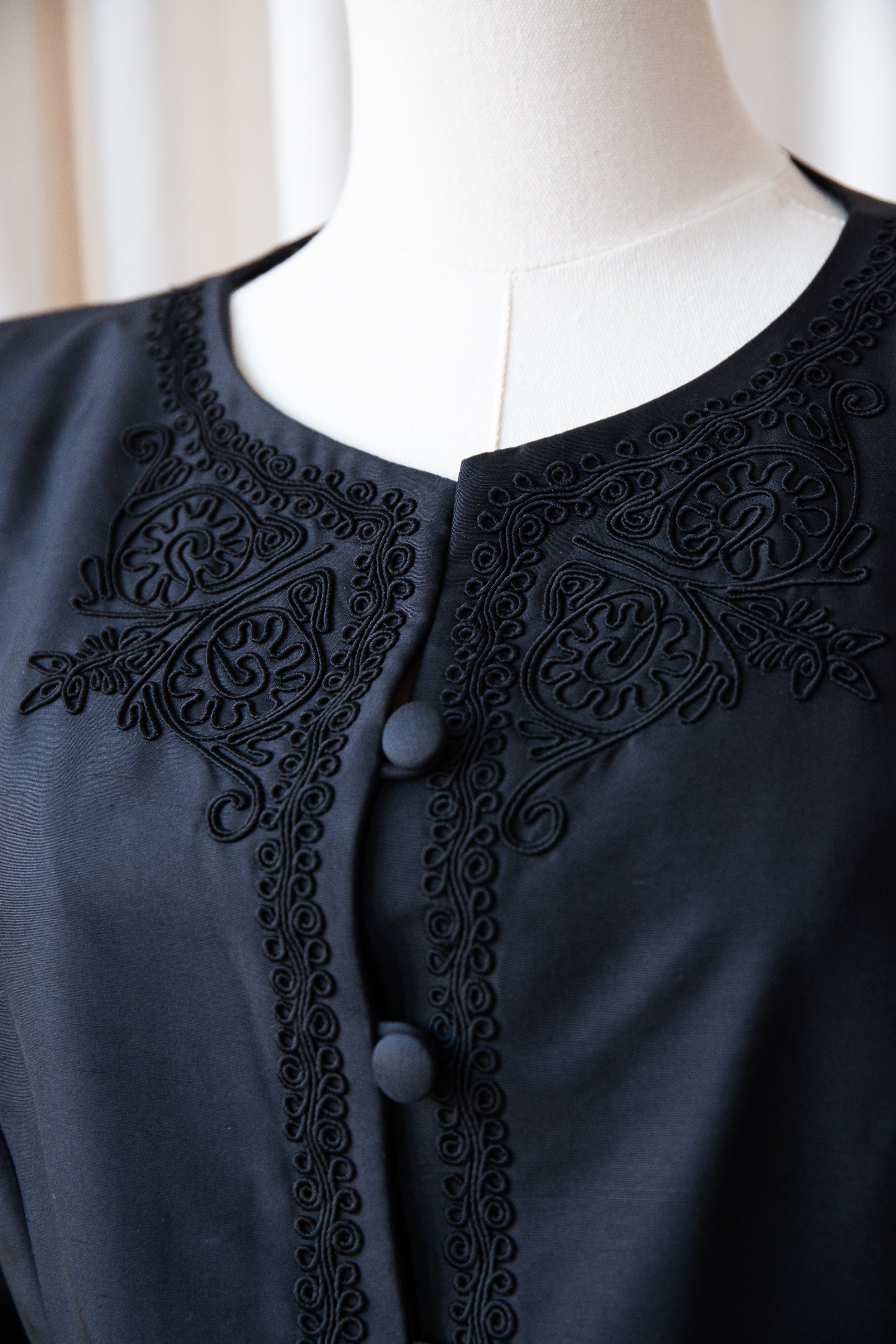 blacksilkjacket8.jpg