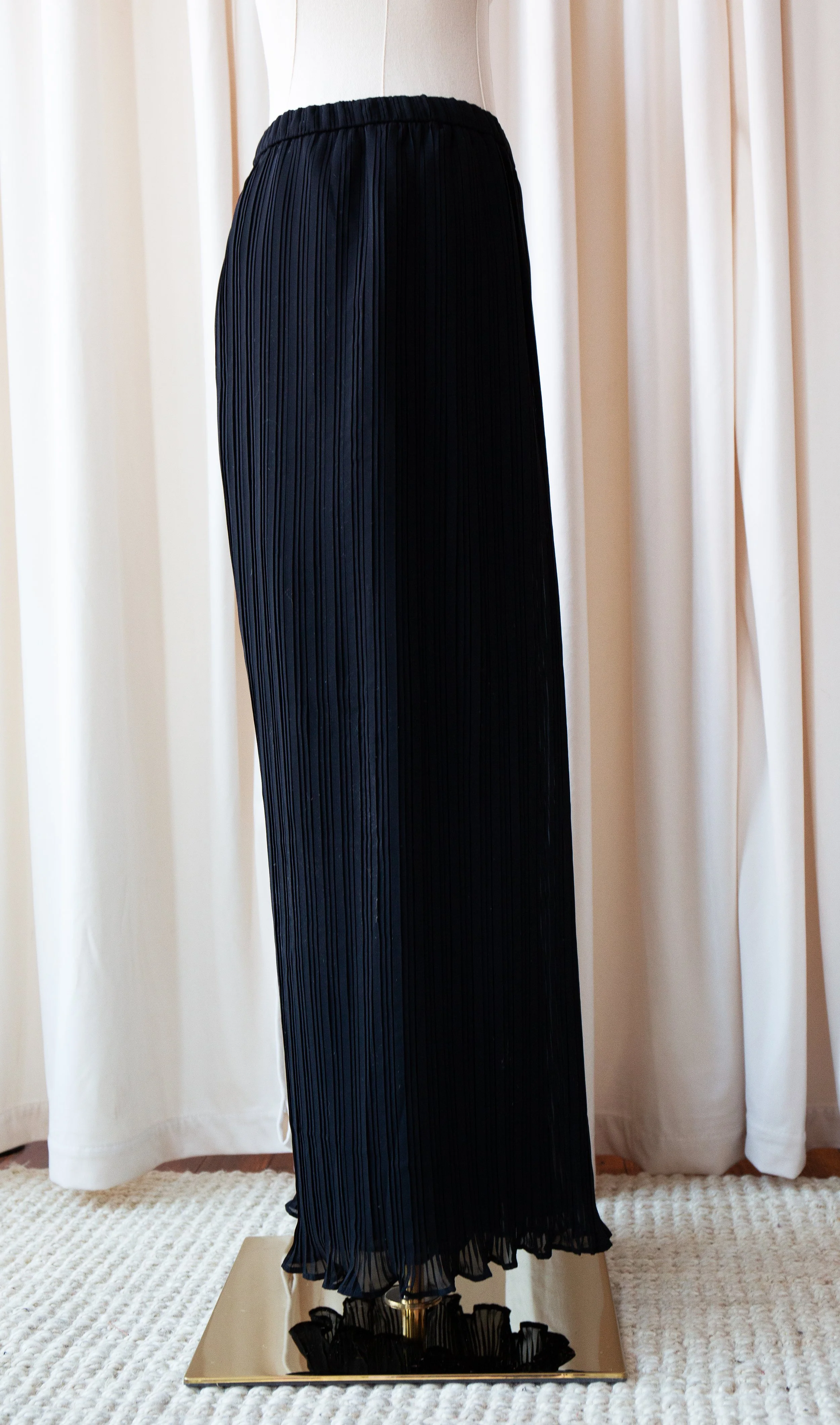 blackpleatedpants12.jpg