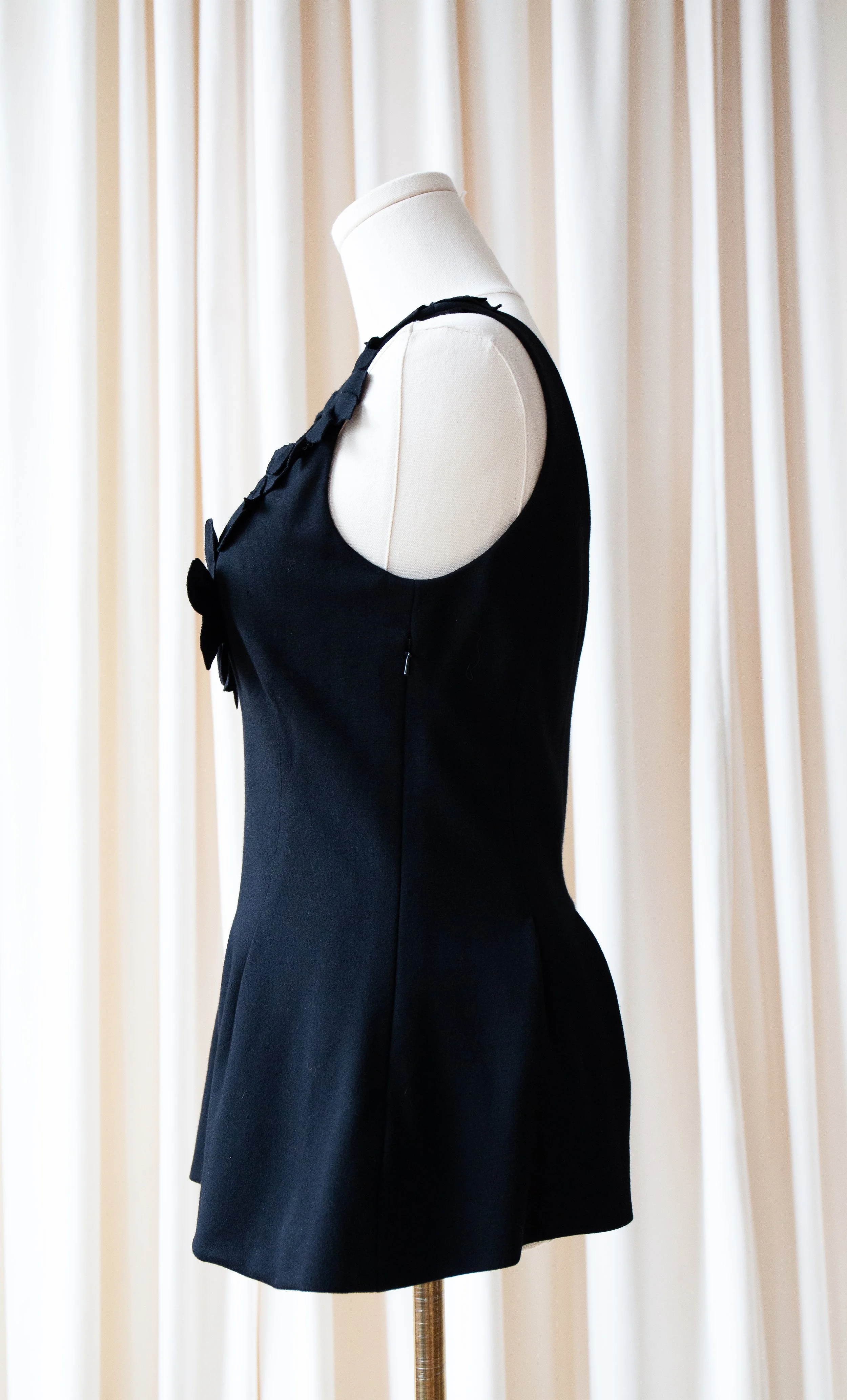 blackfloraltop9.jpg