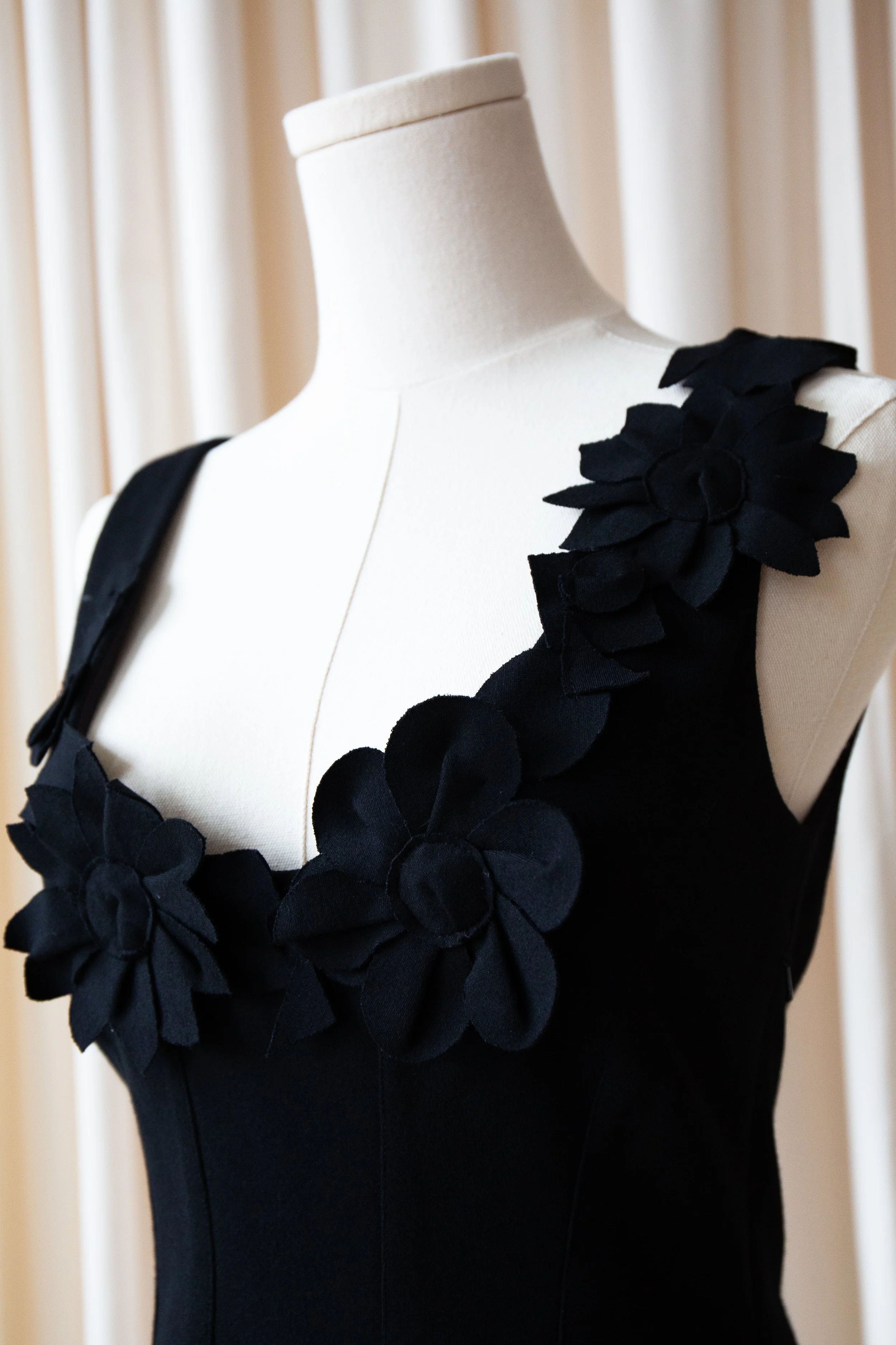 blackfloraltop3.jpg
