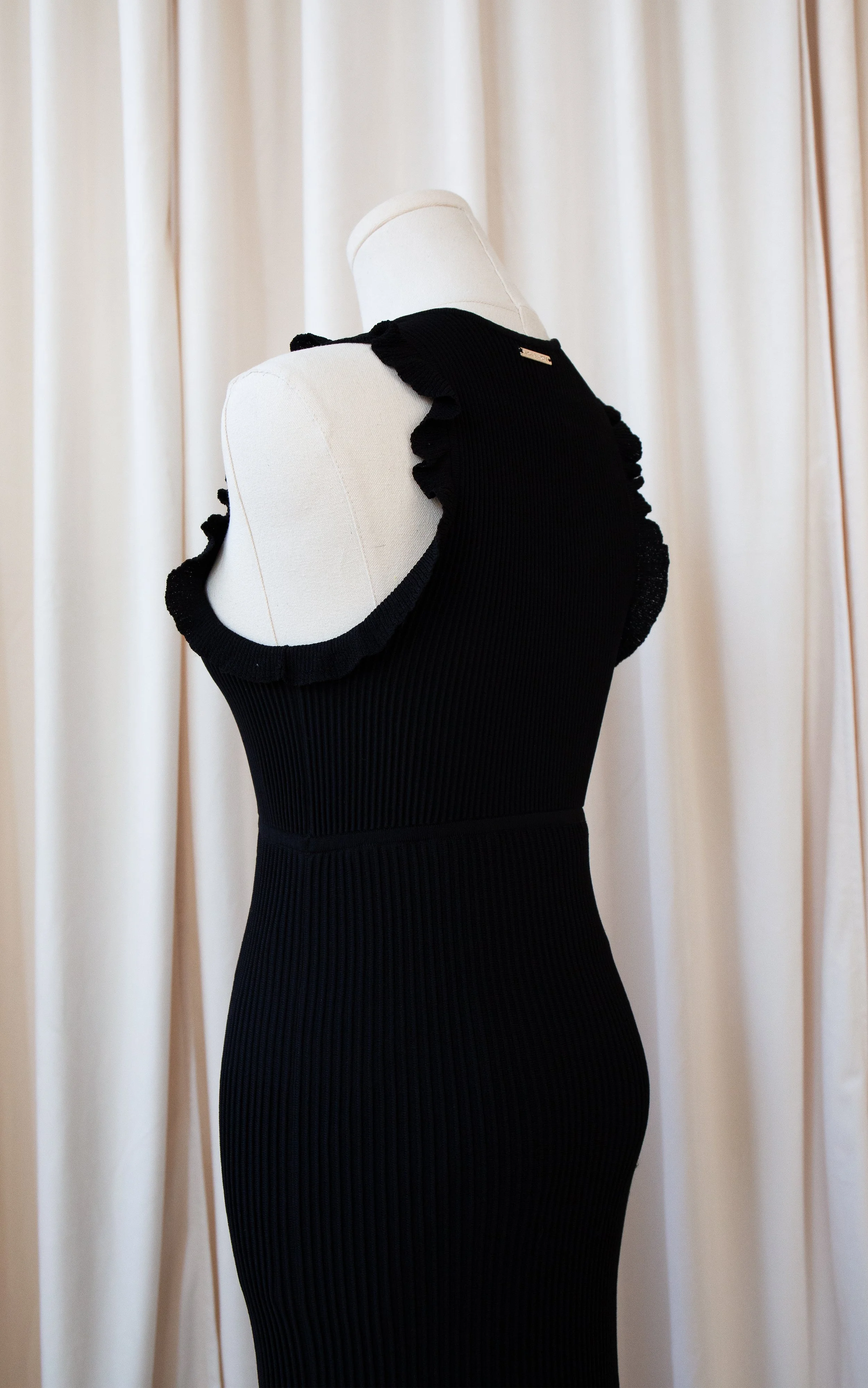 blackknitdress8.jpg