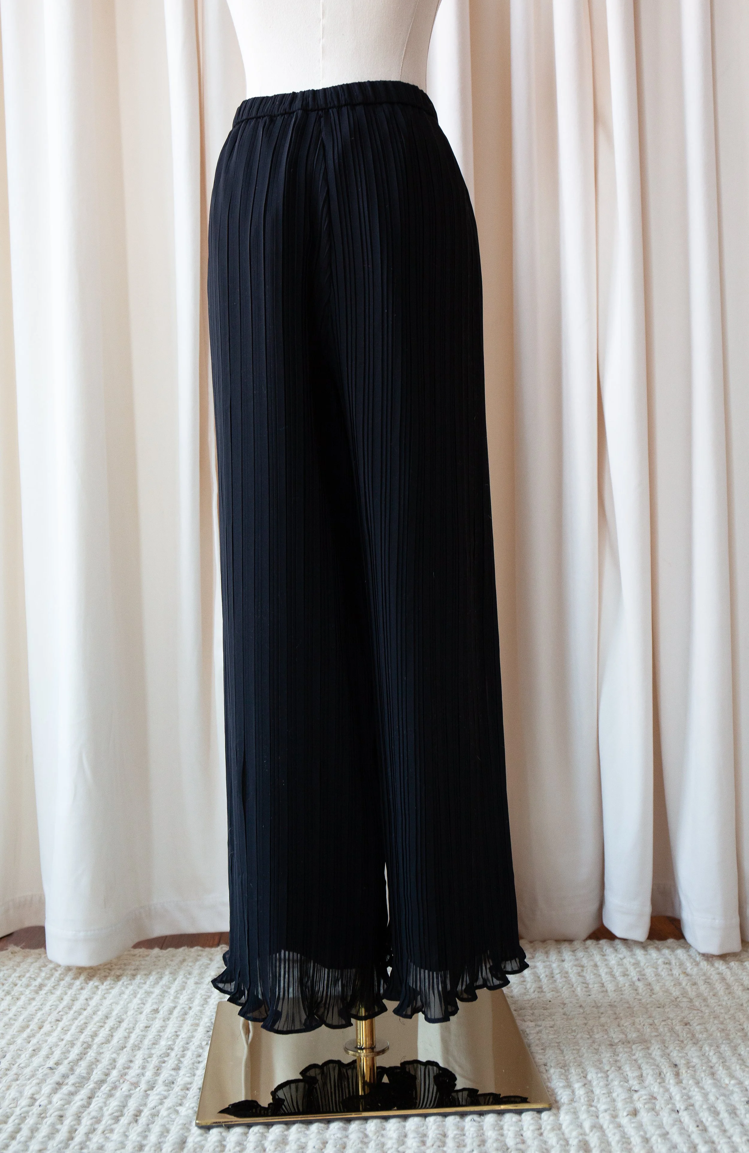 blackpleatedpants9.jpg