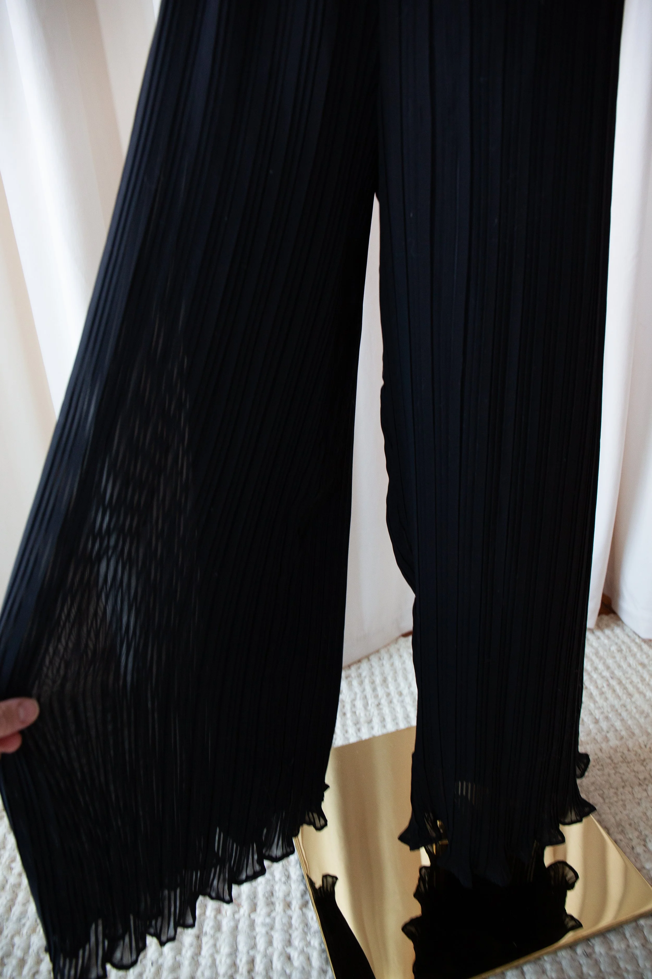 blackpleatedpants5.jpg