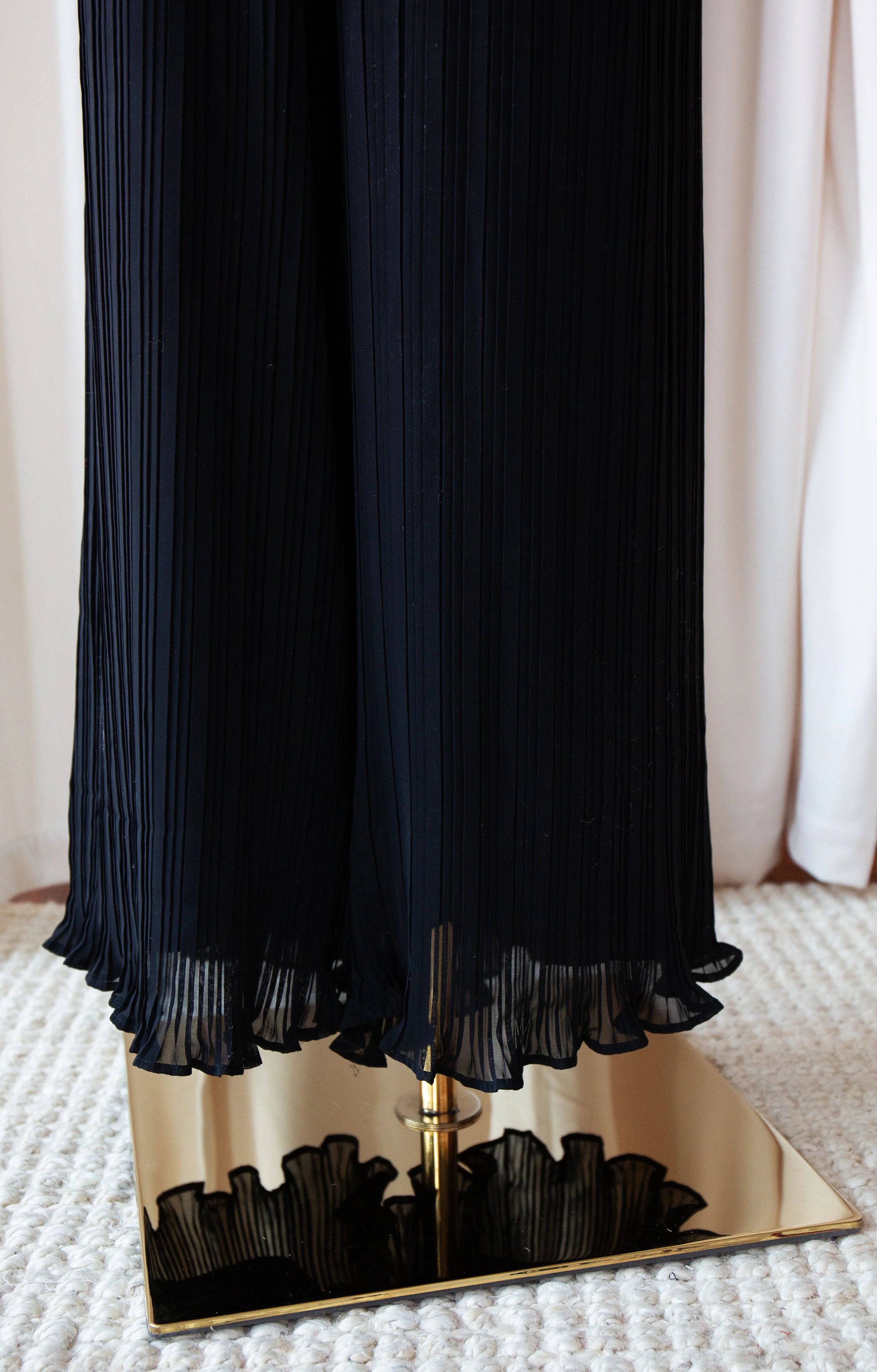 blackpleatedpants3.jpg