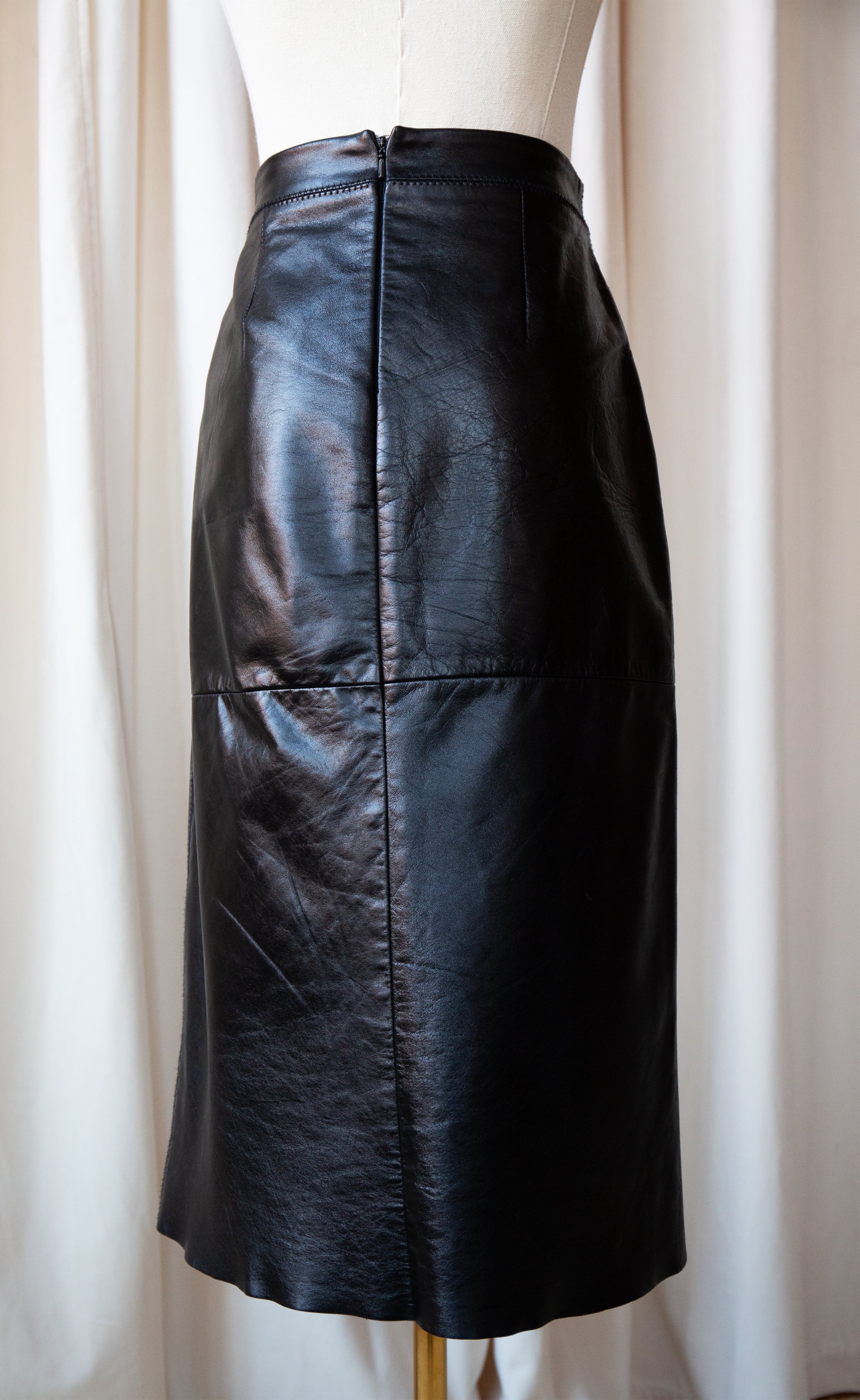 blackleatherskirt6.jpg