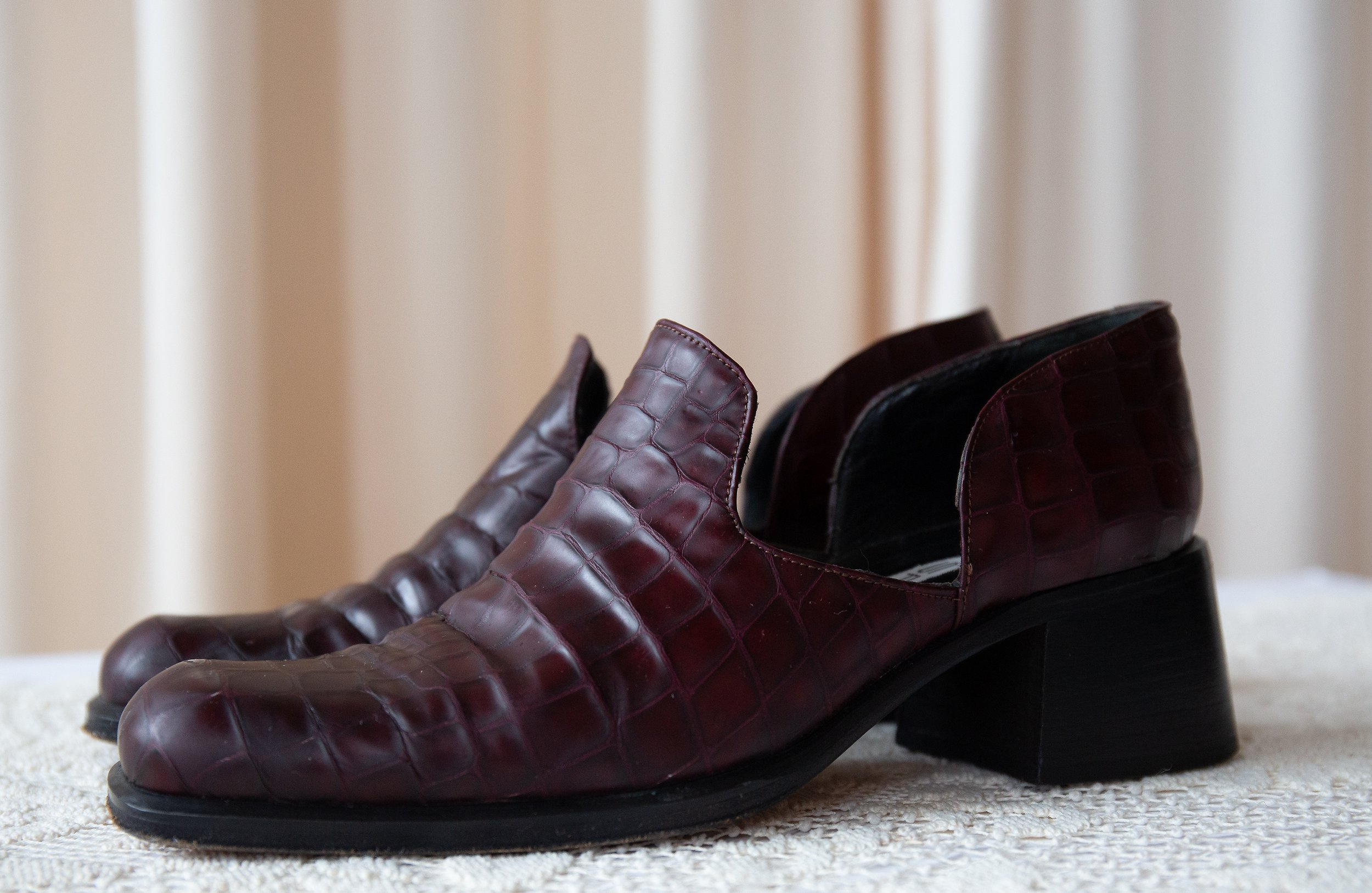 burgundycroc10.jpg