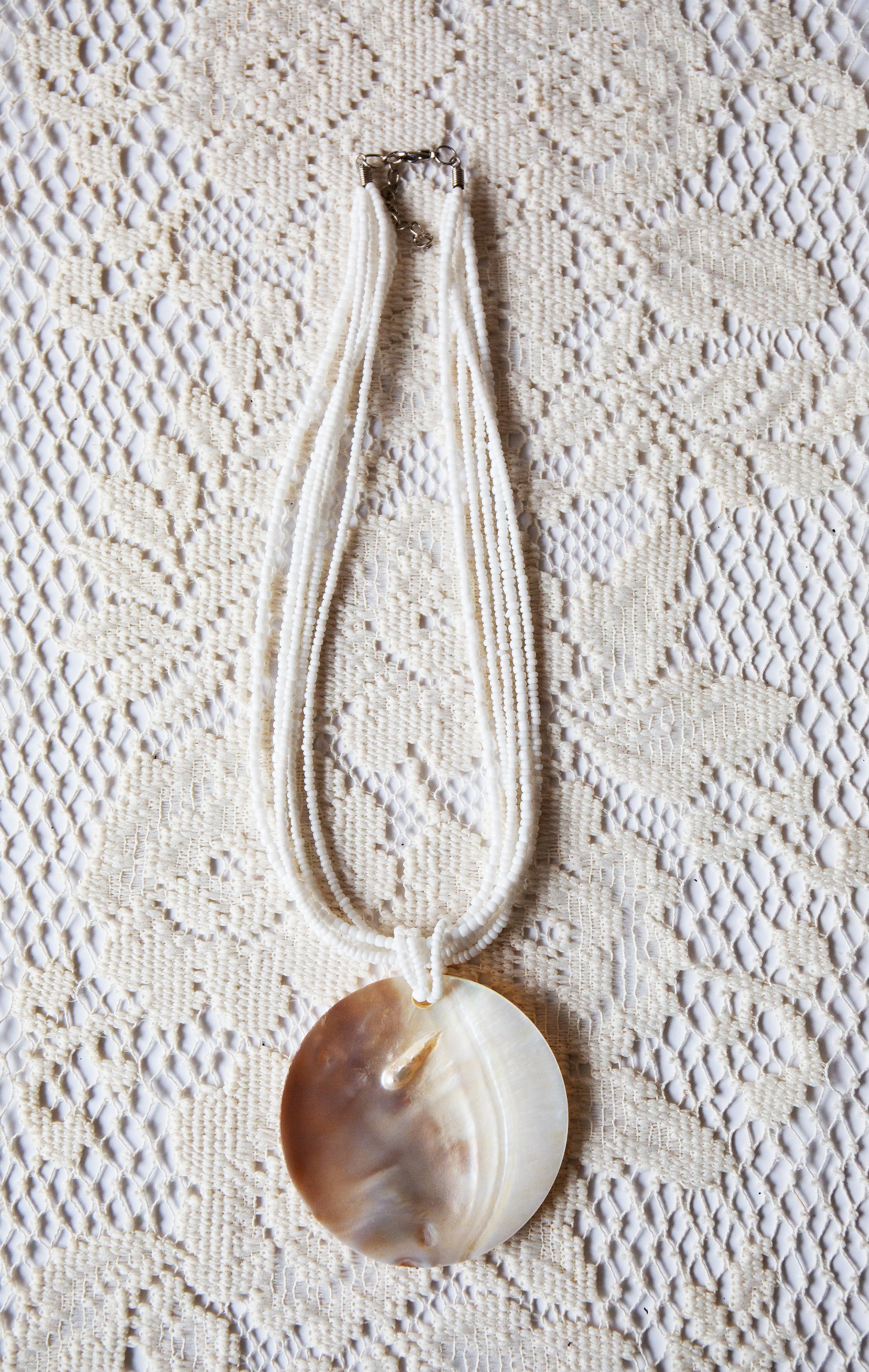 whiteshellnecklace7.jpg