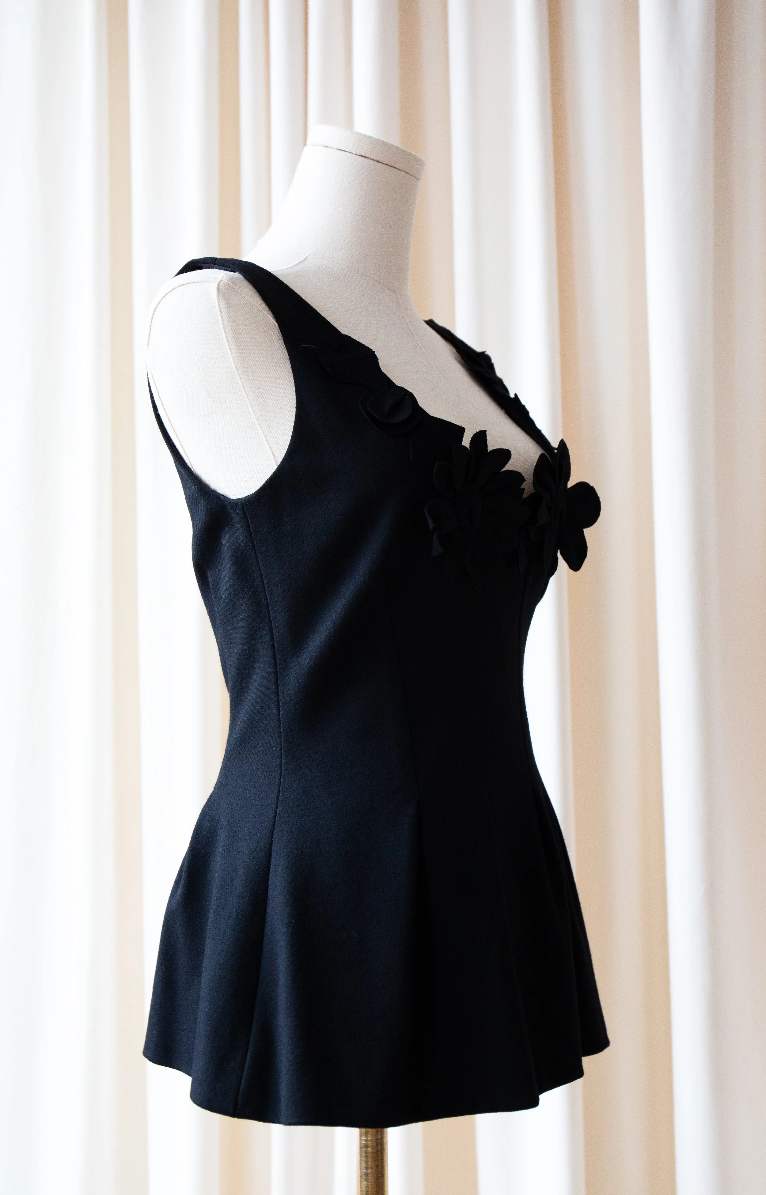 blackfloraltop15.jpg