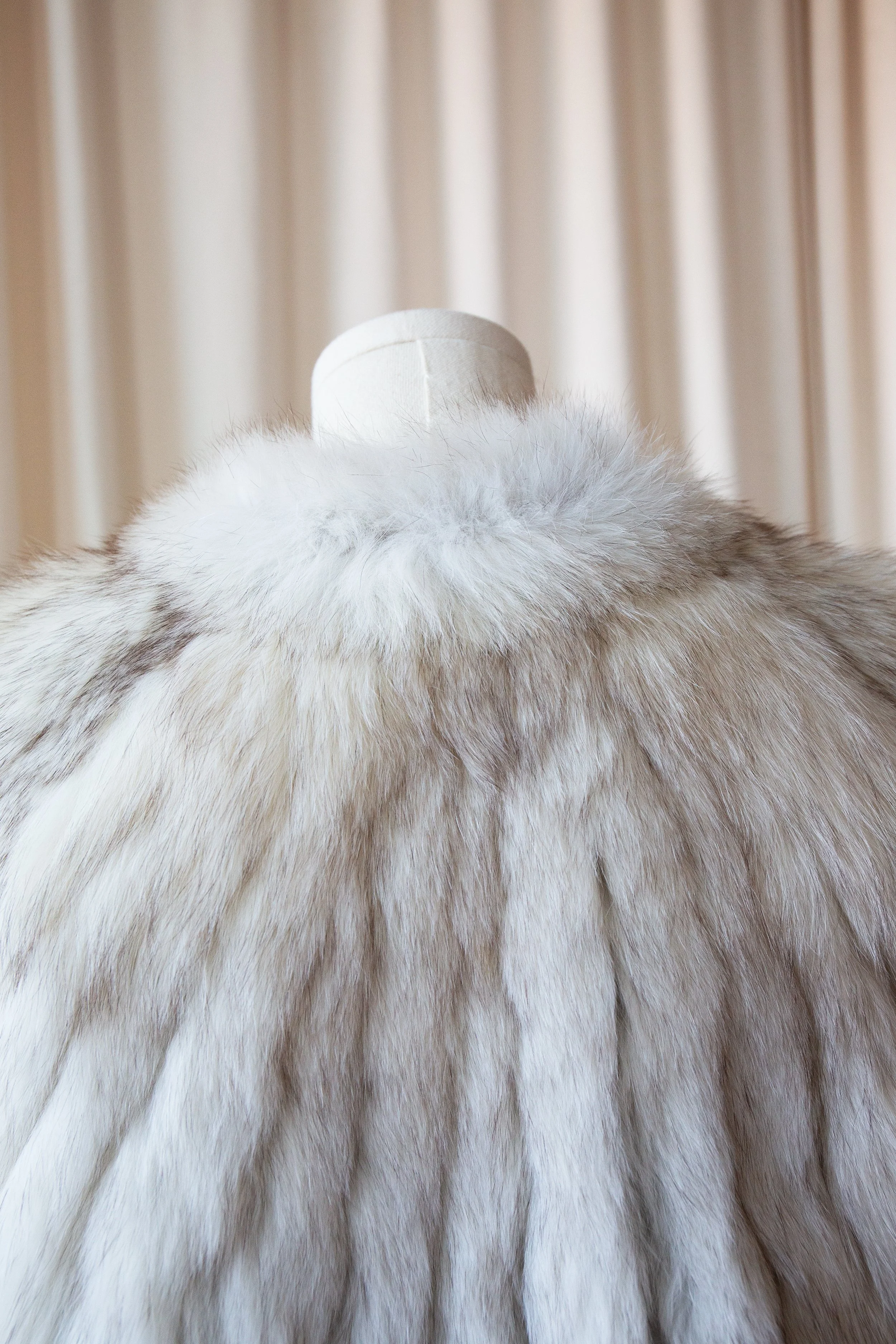 whitefurcoat15.jpg
